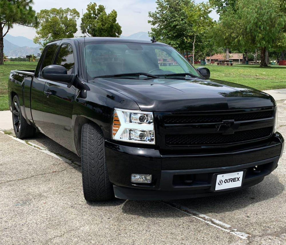 AlphaRex LUXX-Series LED Projector Headlights for Chevrolet Silverado 1500 / Chevrolet Silverado HD 2500/3500 - Chrome