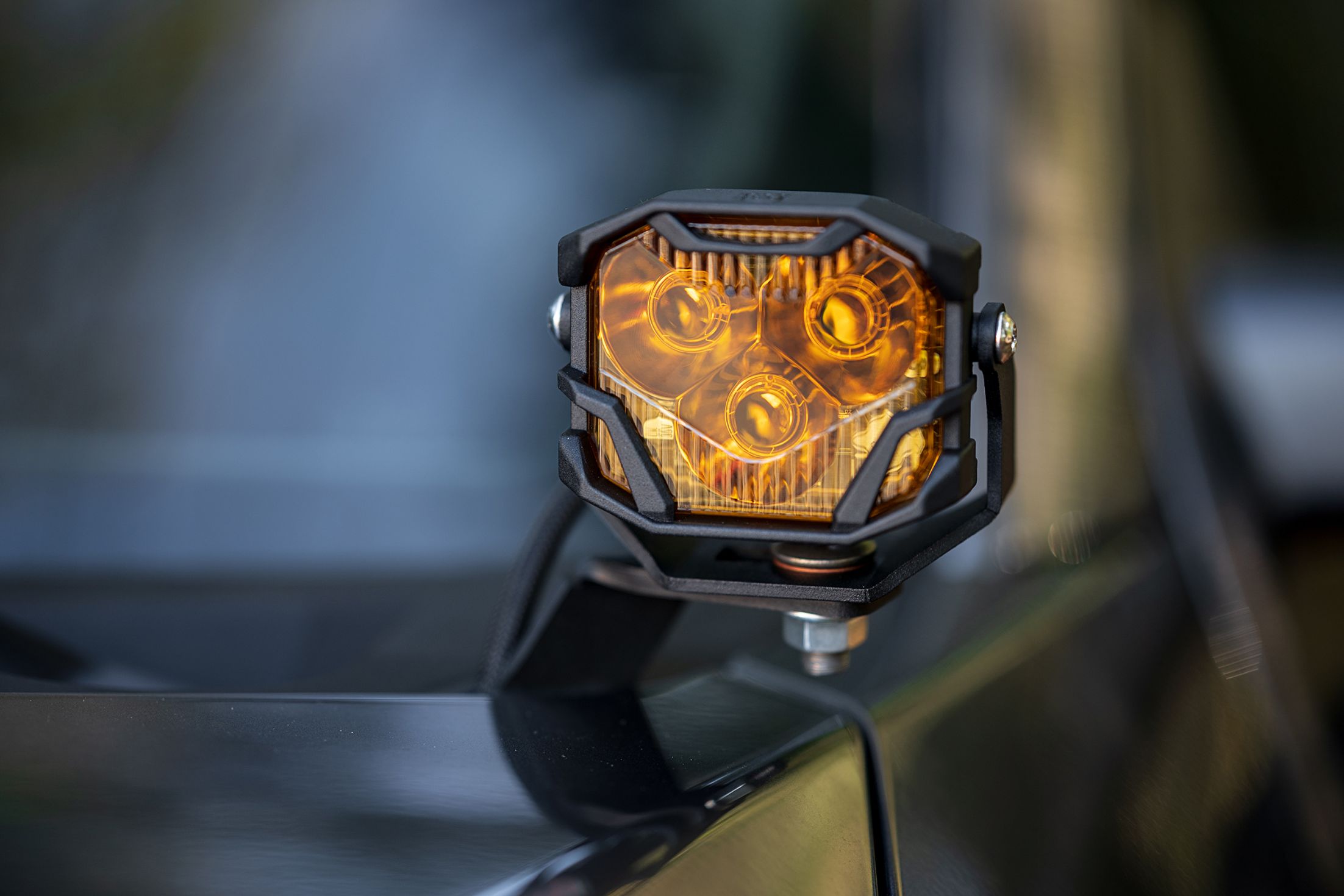 Morimoto 4Banger LED 灯组:HXB 聚光灯