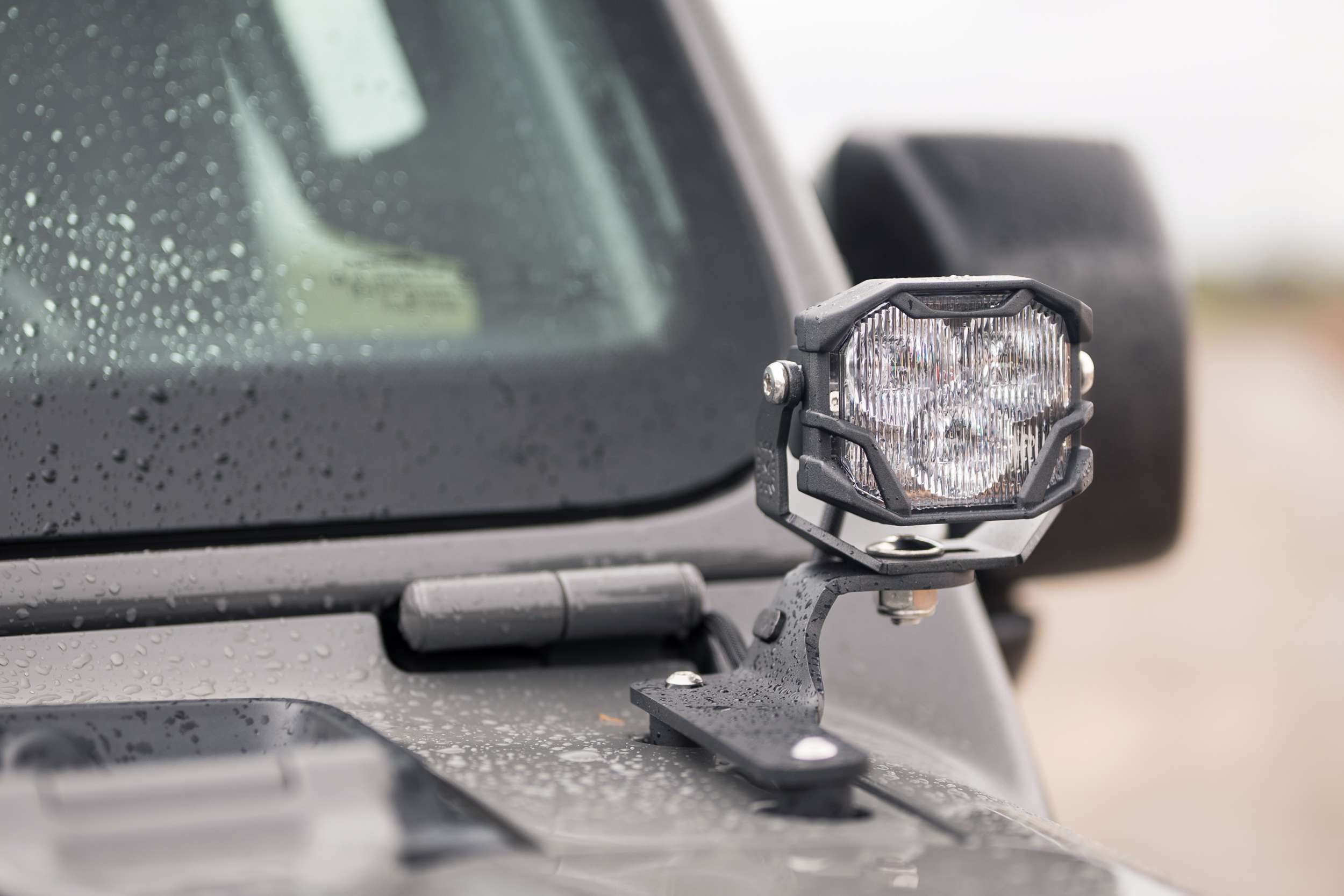 Morimoto 4Banger LED 灯泡:HXB 宽光束