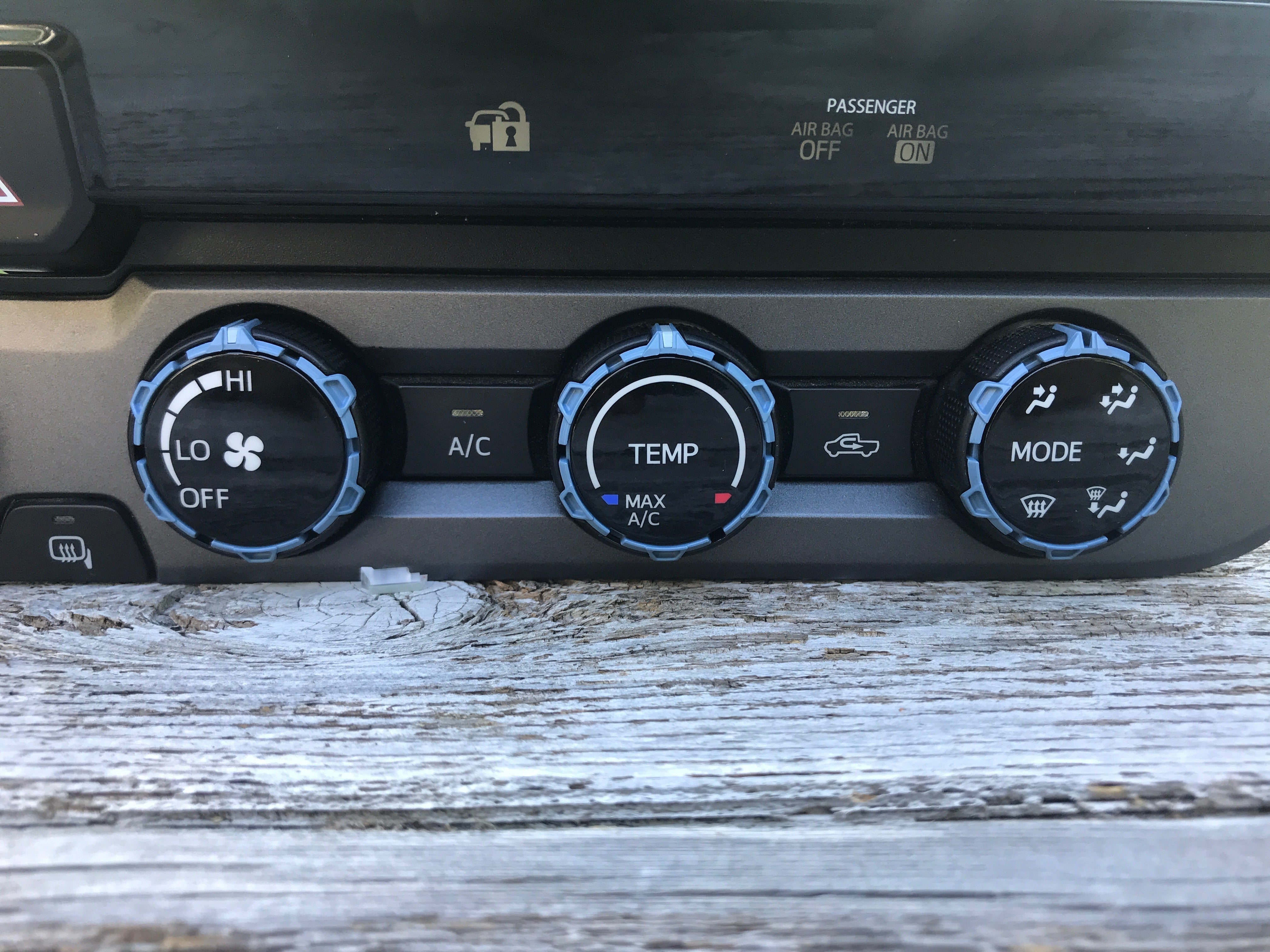 1132162530 - NVMOS