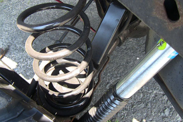 Jeep Wrangler Rear Coil Bucket Kit (1997-2006, TJ/LJ)