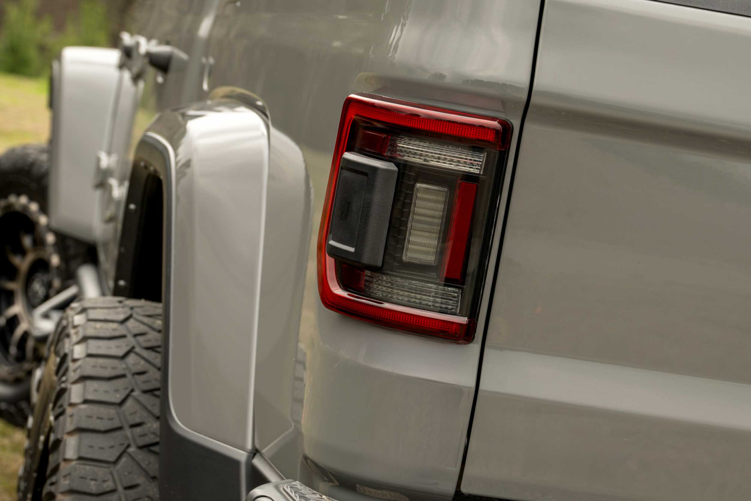 Morimoto Jeep Gladiator JT (20-26) XB LED Low Profile Tail Lights (Red)