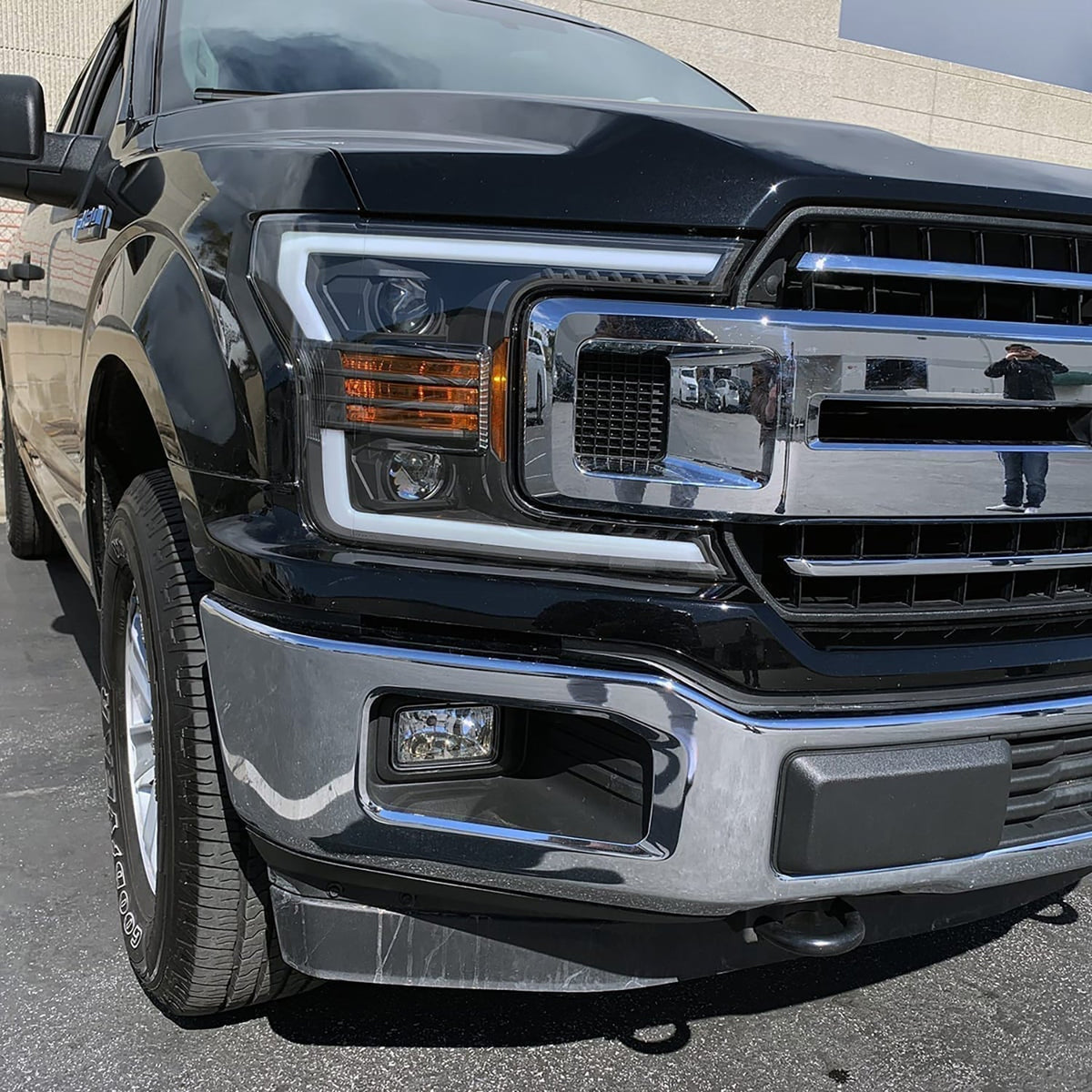 AlphaRex LUXX-Series LED Projector Headlights for Ford F-150 - Jet Black