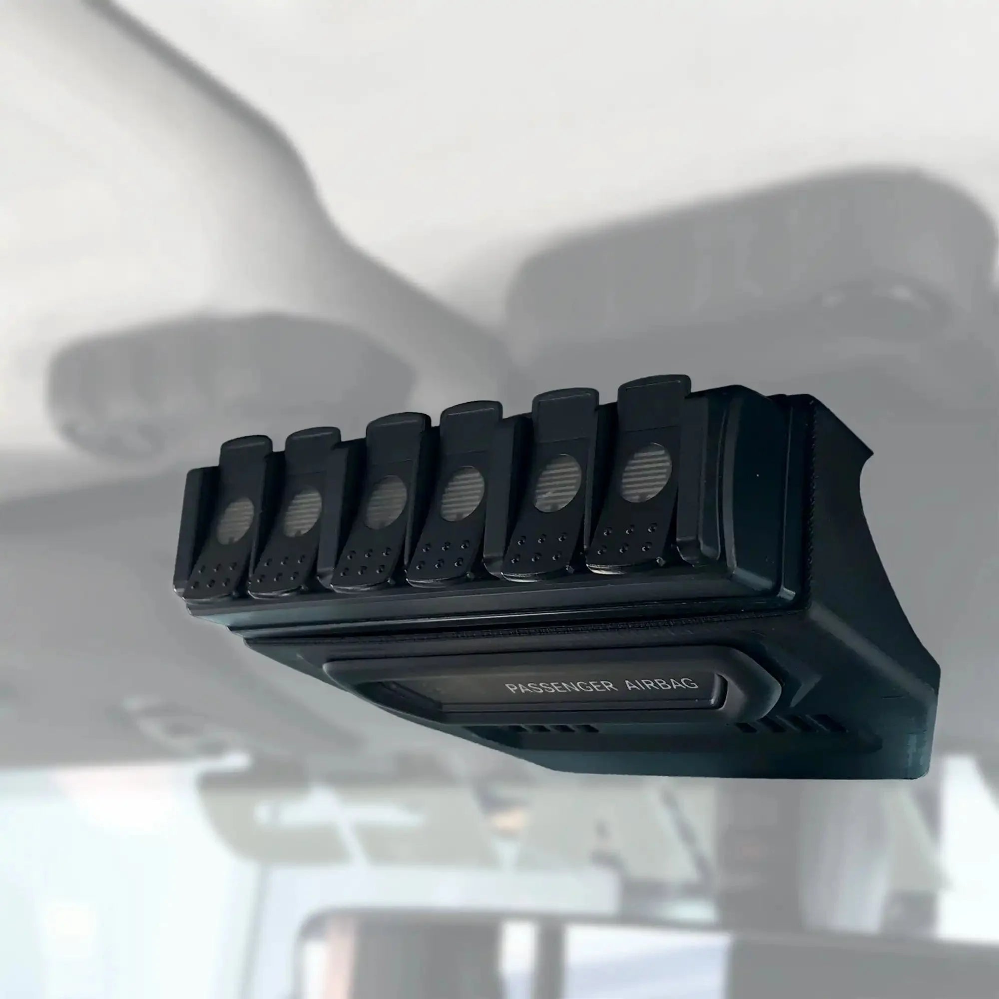 2013-6_Trigger_SixShooter_Mount_Overhead_JeepJL_01 - NVMOS