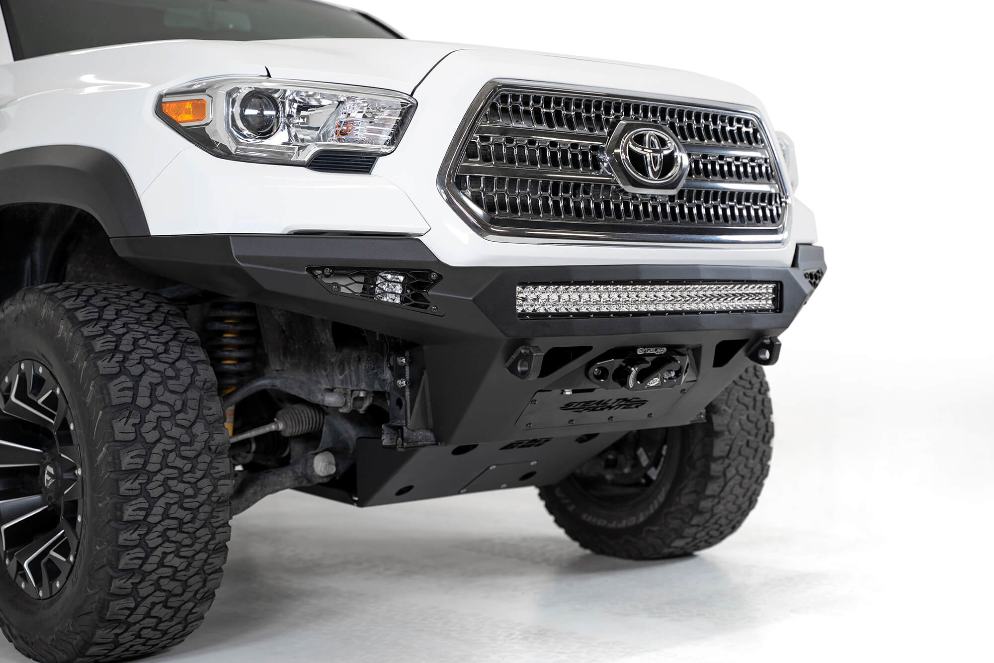 2016-2019-Toyota-Tacoma-winch-front-bumper_36083777-77ab-44c3-9879-73c9cc2fedbf - NVMOS