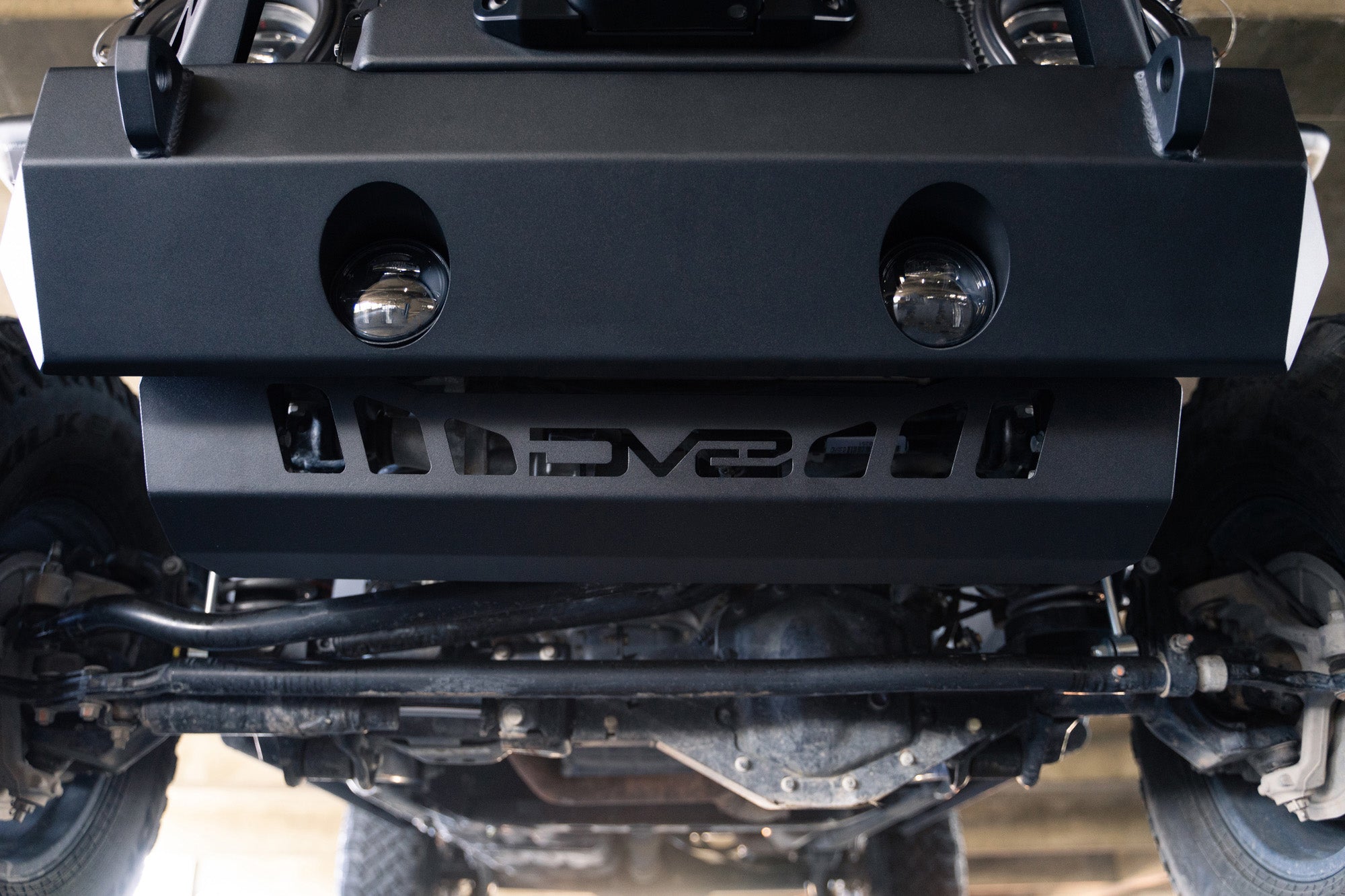 2018-2023-Jeep-JL_JT-Sway-Bar-Disconnect-Skid-Plate_Installed-01 - NVMOS