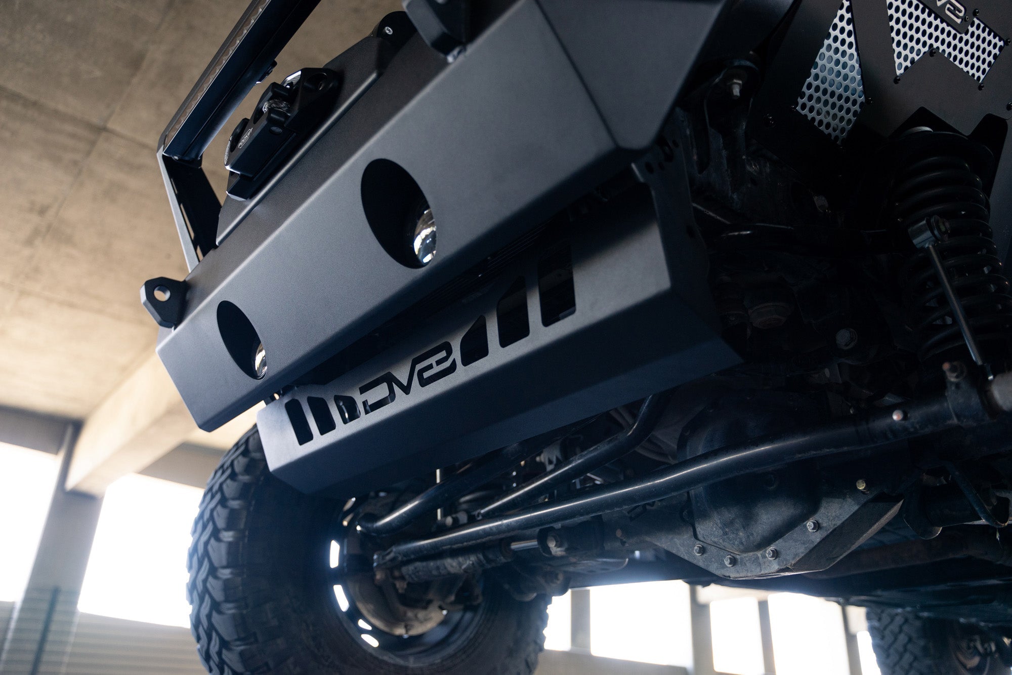 2018-2023-Jeep-JL_JT-Sway-Bar-Disconnect-Skid-Plate_Installed-02 - NVMOS