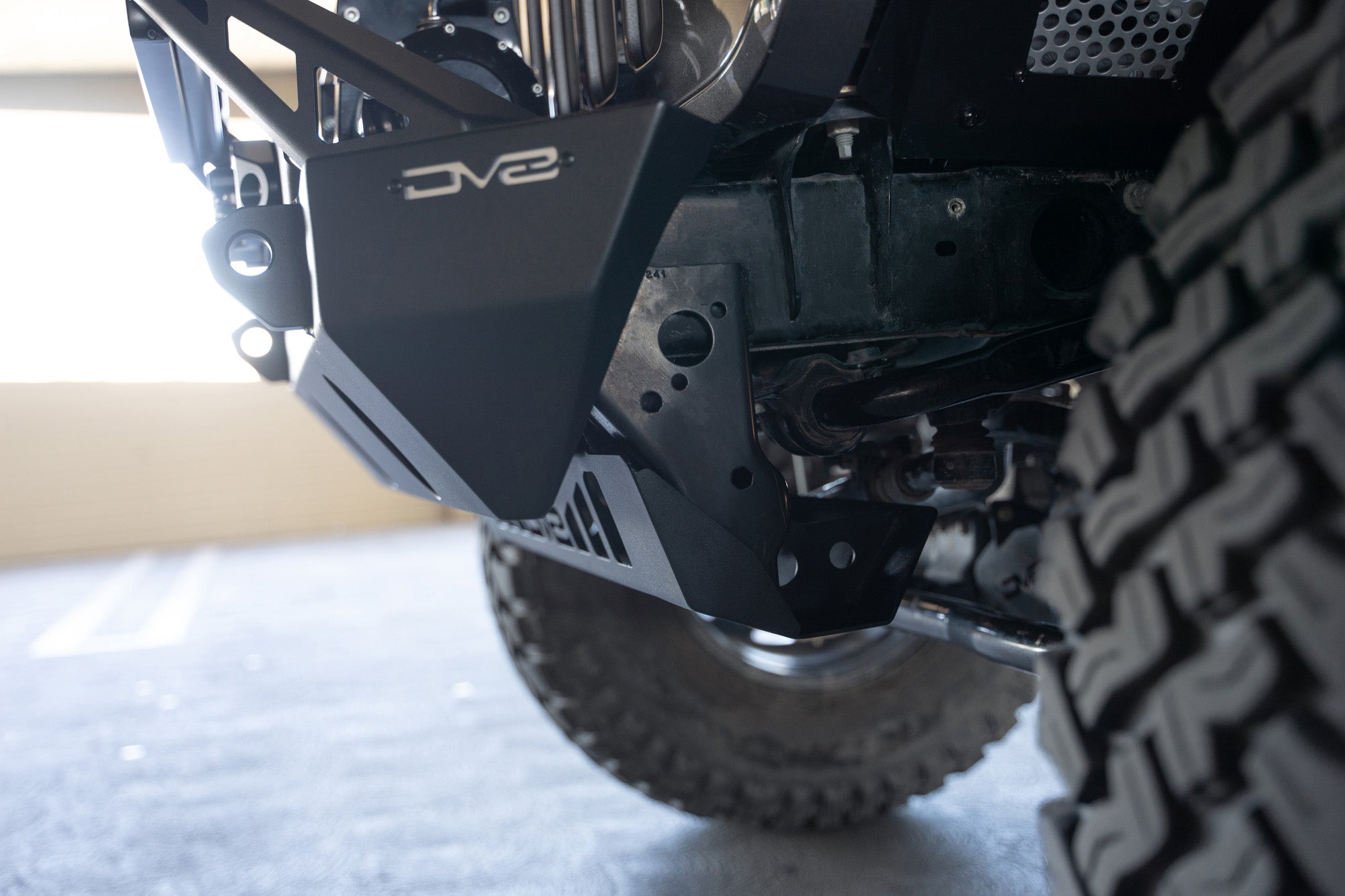 2018-2023-Jeep-JL_JT-Sway-Bar-Disconnect-Skid-Plate_Installed-05 - NVMOS