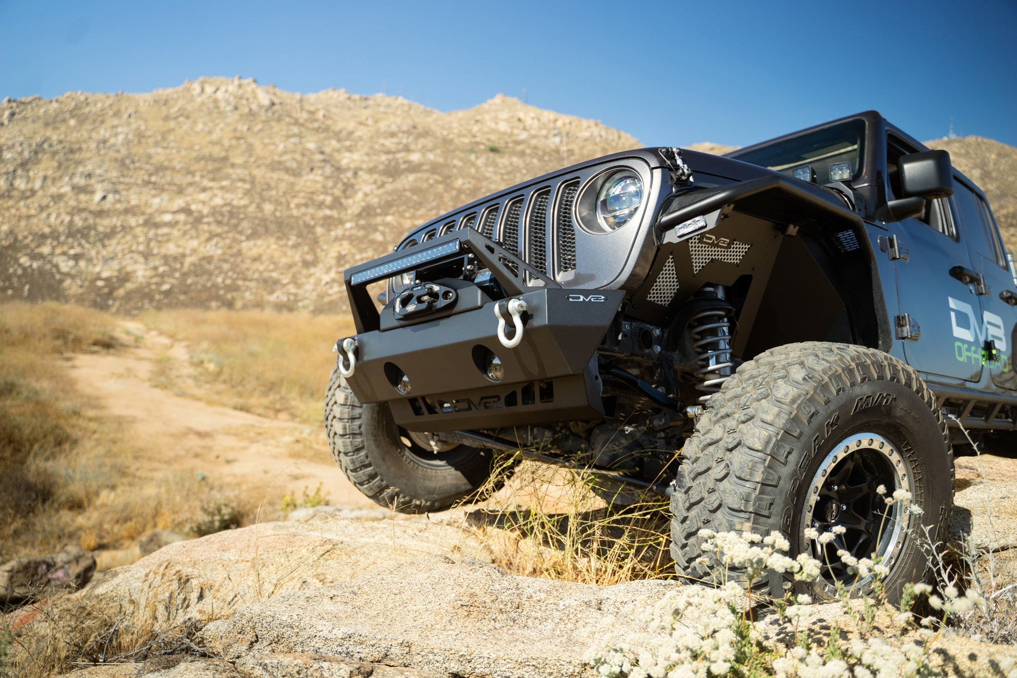 2018-2023-Jeep-JL_JT-Sway-Bar-Disconnect-Skid-Plate_Installed-10 - NVMOS