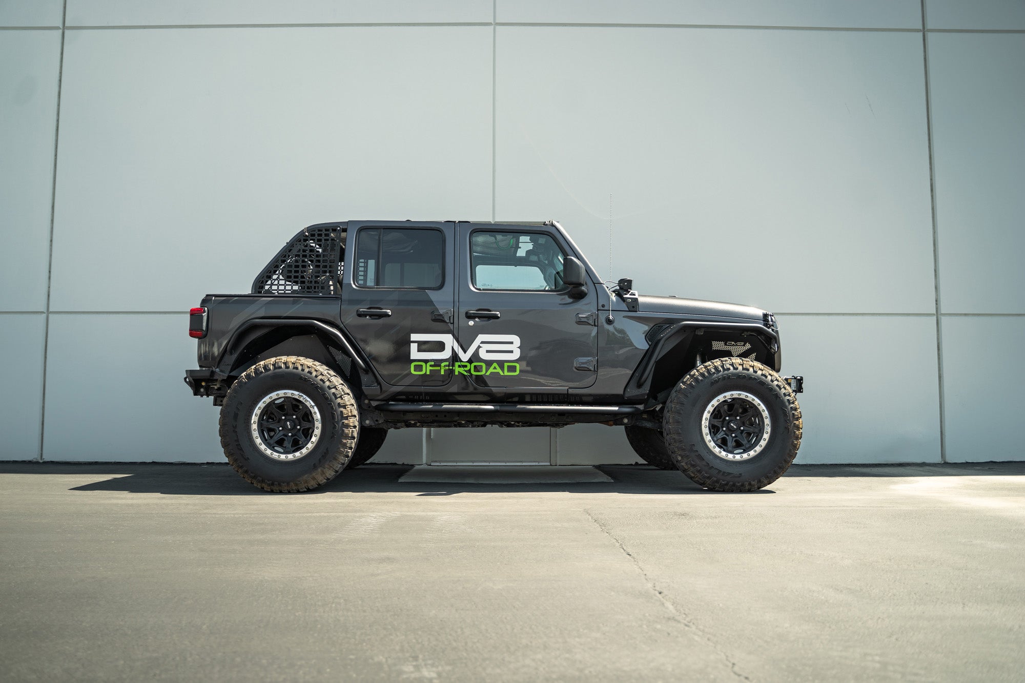 2018-2023-Jeep-Wrangler-JL-OE-Plus-4-Door-Side-Steps_installed_1 - NVMOS