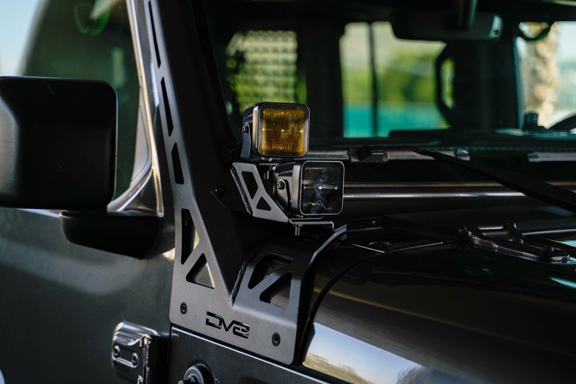 2018-2023-Jeep-Wrangler-JL-_-Gladiator-JT-A-Pillar-Dual-Light-Pod-Mounts_installed_3 - NVMOS