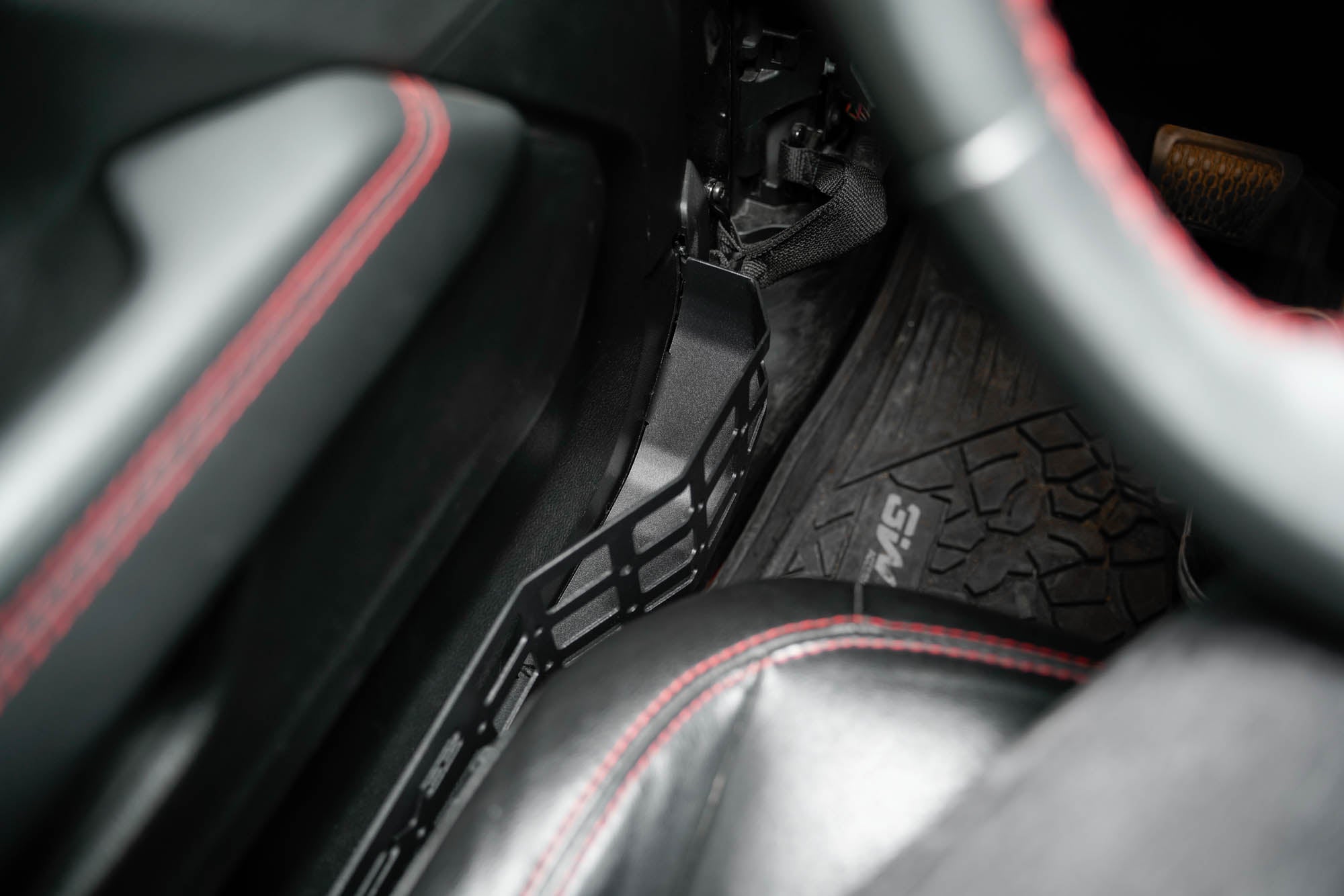 2018-2023-Jeep-Wrangler-JL-_-Gladiator-JT-Front-Door-Pocket-Molle-Panels-Installed-05 - NVMOS