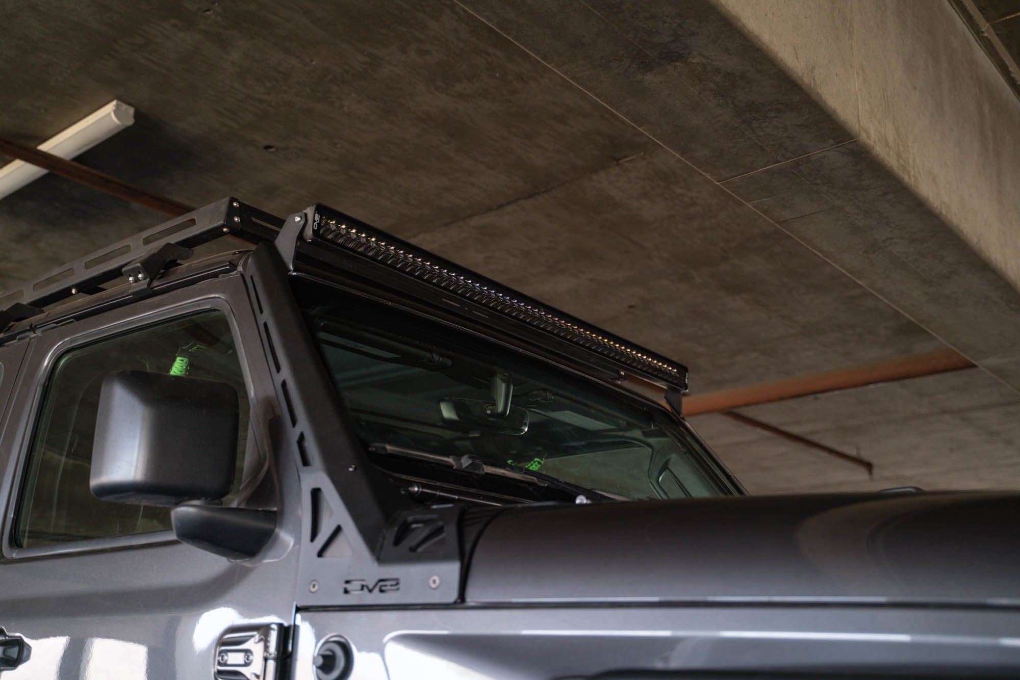 2018-2023-Jeep-Wrangler-JL-_-Gladiator-JT-Light-Bar-Mount_installed_11 - NVMOS