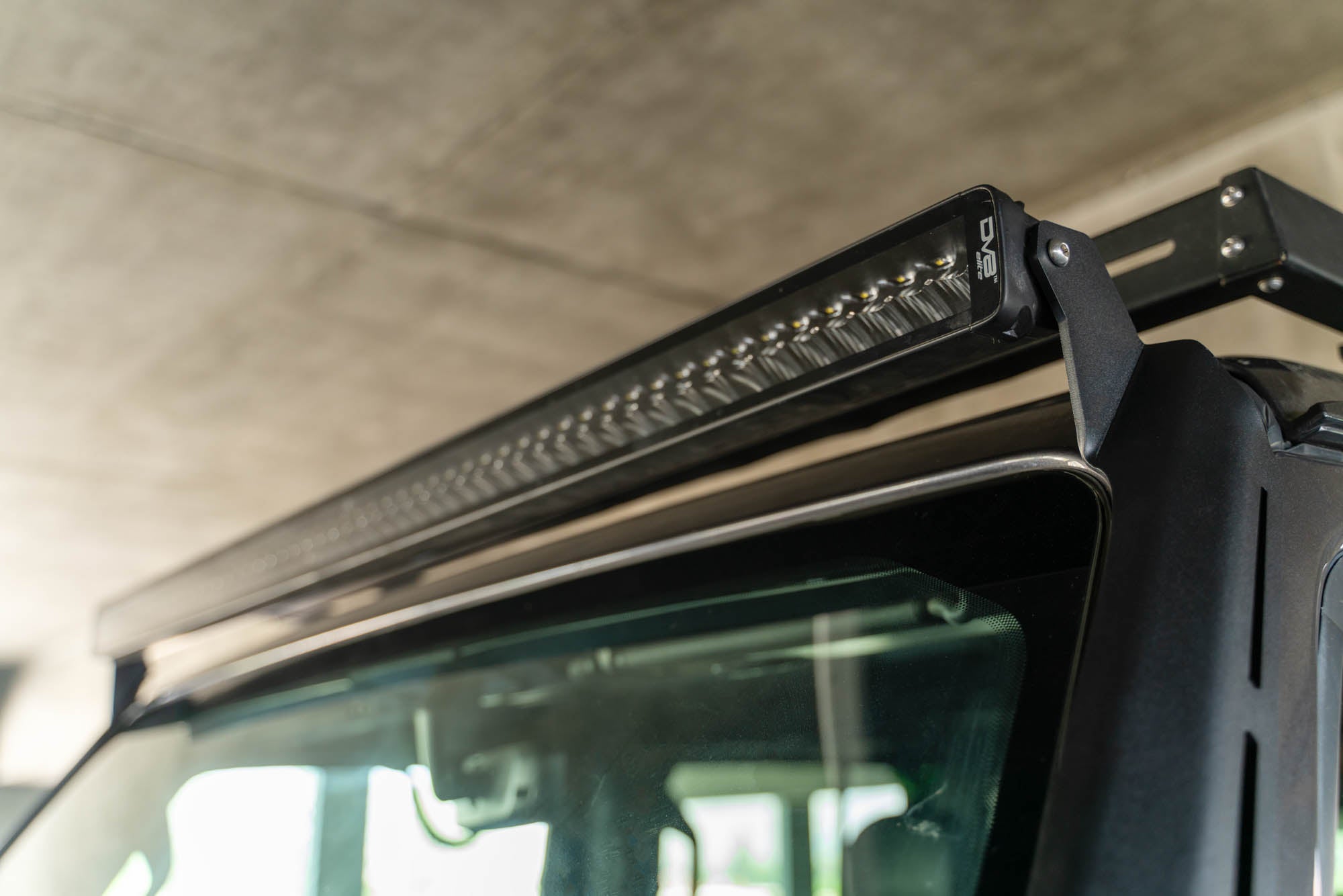 2018-2023-Jeep-Wrangler-JL-_-Gladiator-JT-Light-Bar-Mount_installed_9 - NVMOS