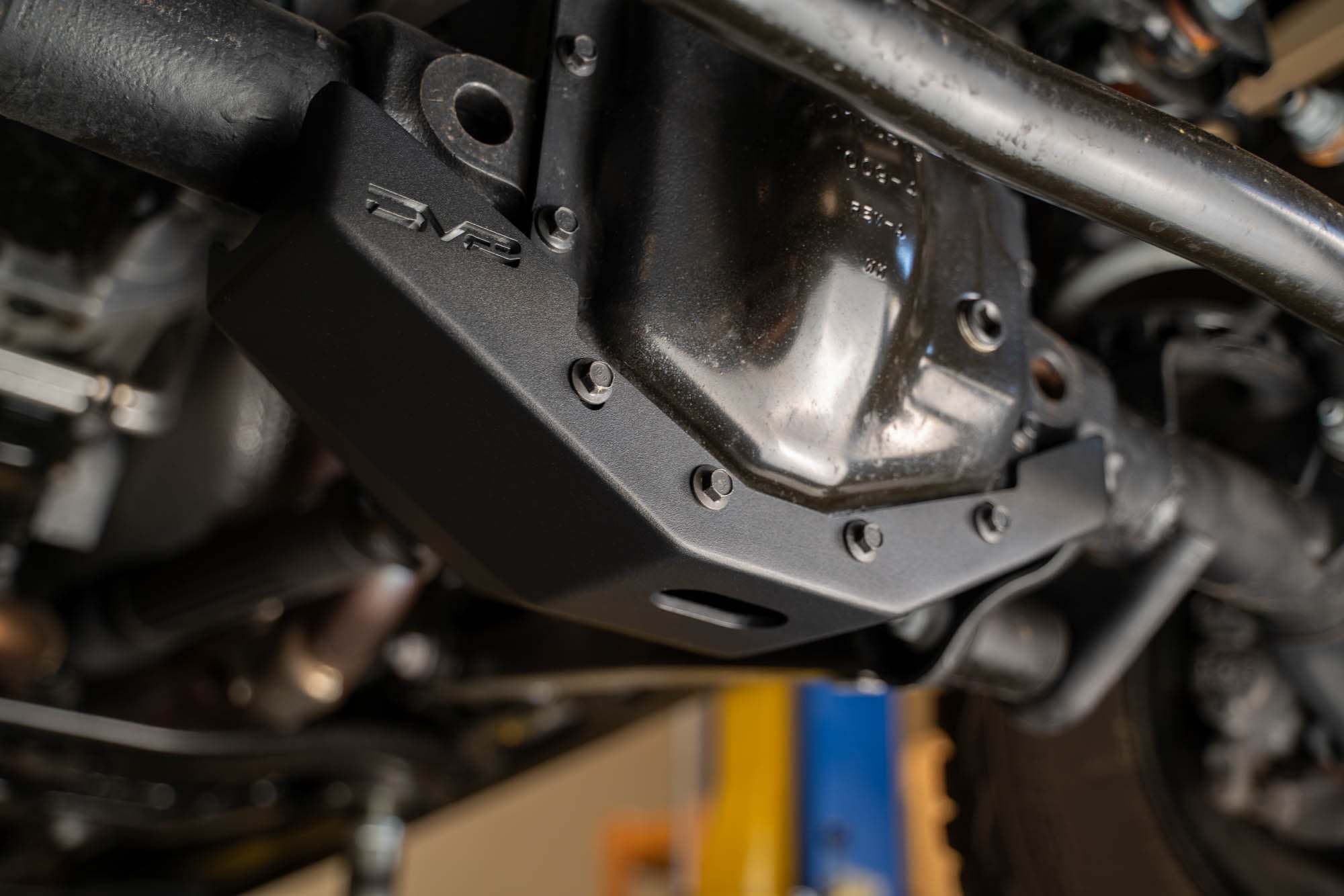 2018-2024-Jeep-Wrangler-JL-_-2020-2024-Gladiator-JT-Front-Differential-Skid-Plate-Installed-10 - NVMOS