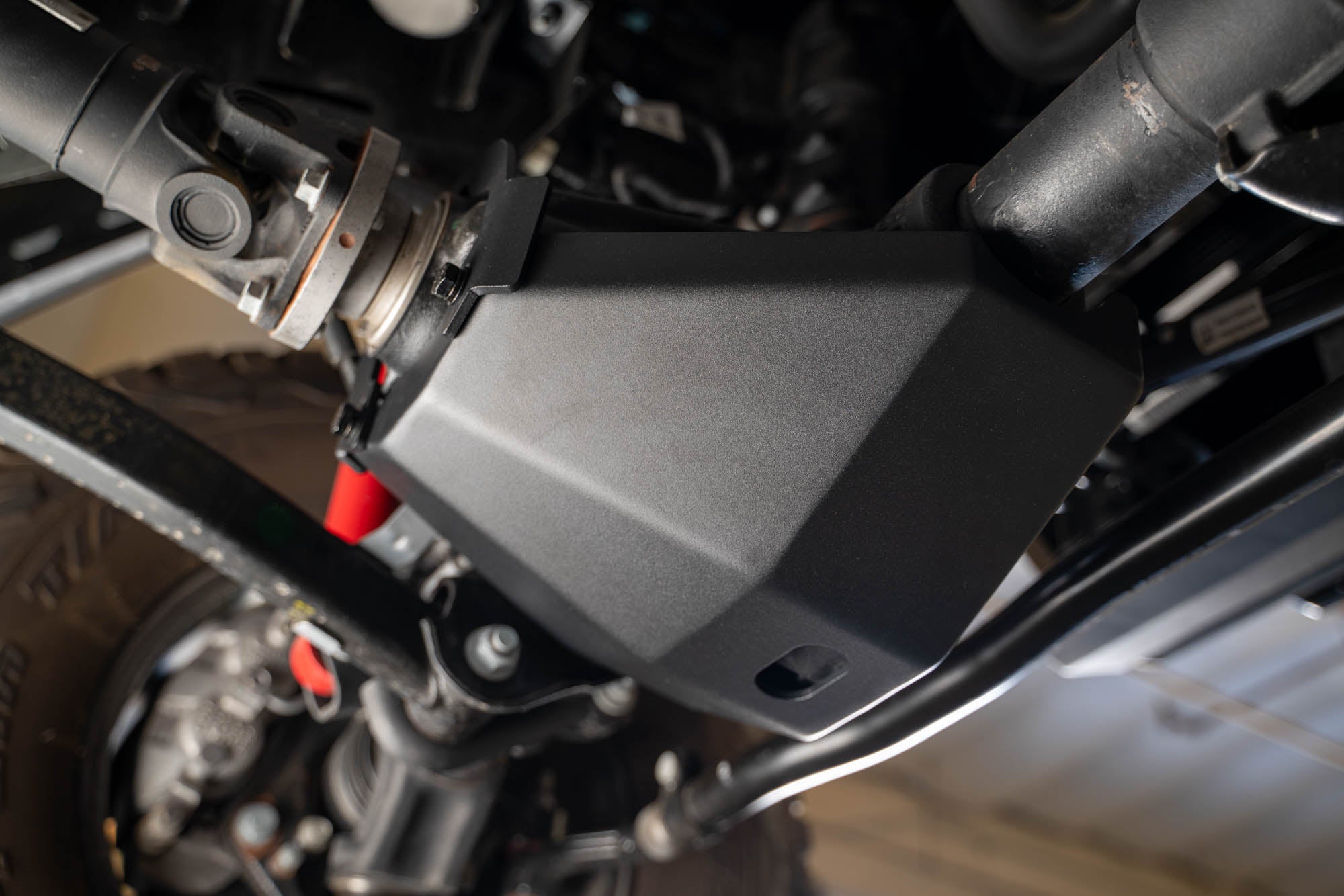 2018-2024-Jeep-Wrangler-JL-_-2020-2024-Gladiator-JT-Front-Differential-Skid-Plate-Installed-12 - NVMOS
