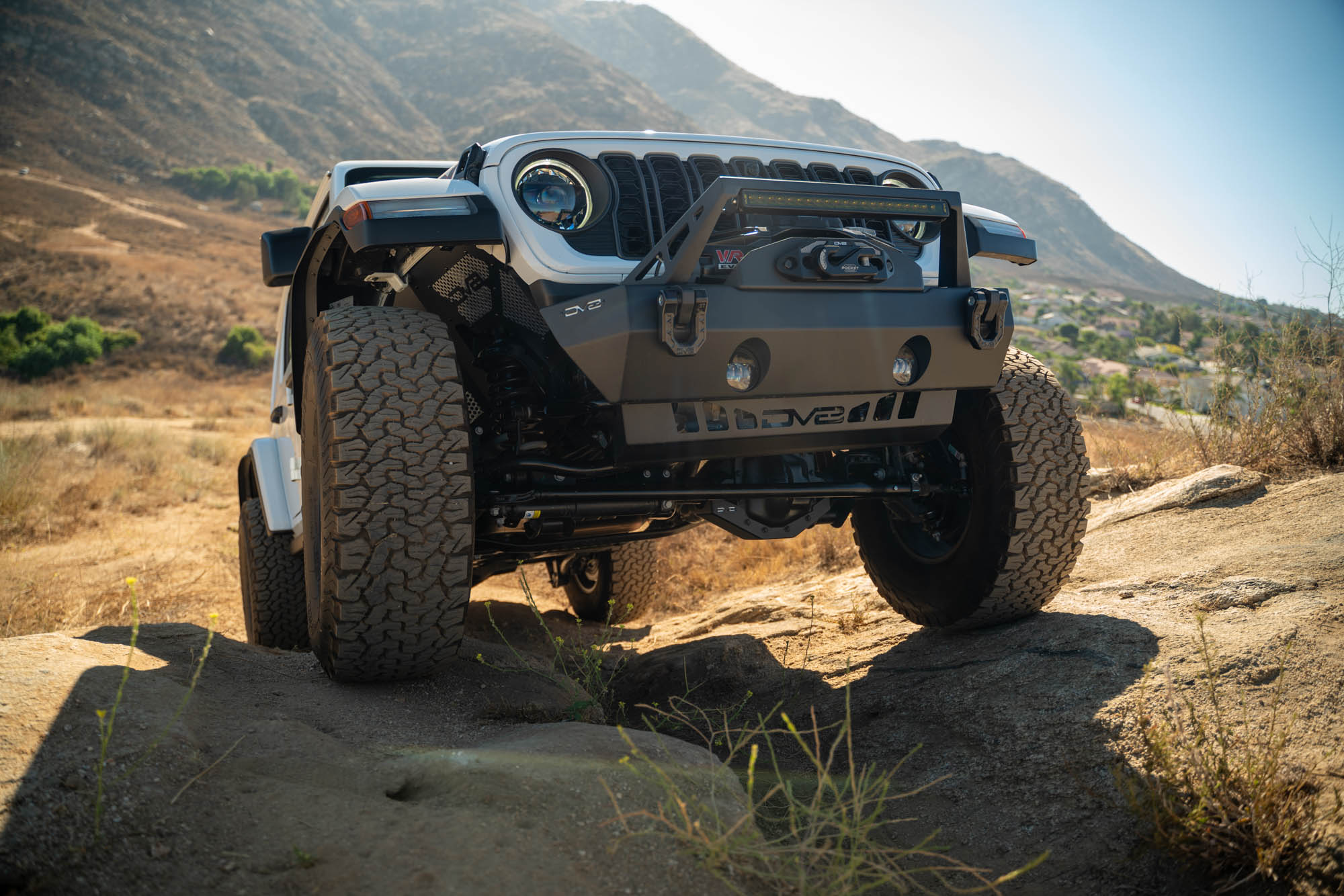 2018-2024-Jeep-Wrangler-JL-_-2020-2024-Gladiator-JT-Front-Differential-Skid-Plate-Installed-6 - NVMOS