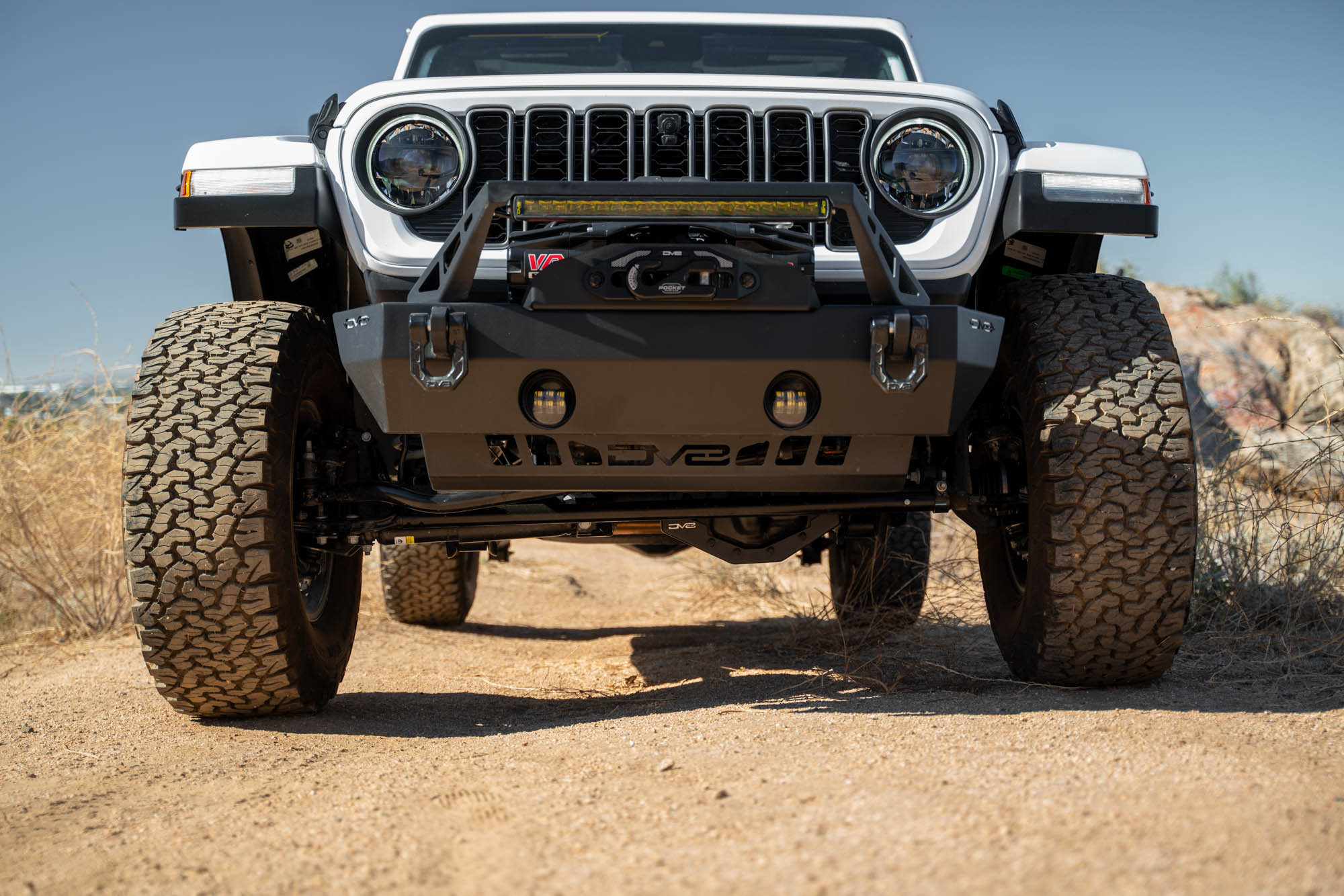2018-2024-Jeep-Wrangler-JL-_-2020-2024-Gladiator-JT-Front-Differential-Skid-Plate-Installed-9 - NVMOS