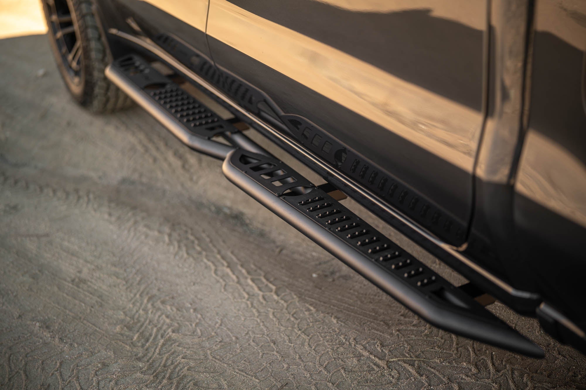 2019-2024-GMC-Sierra-1500-_-Chevrolet-Silverado-1500-Crew-Cab-OE-Plus-Side-Steps-Installed-1 - NVMOS