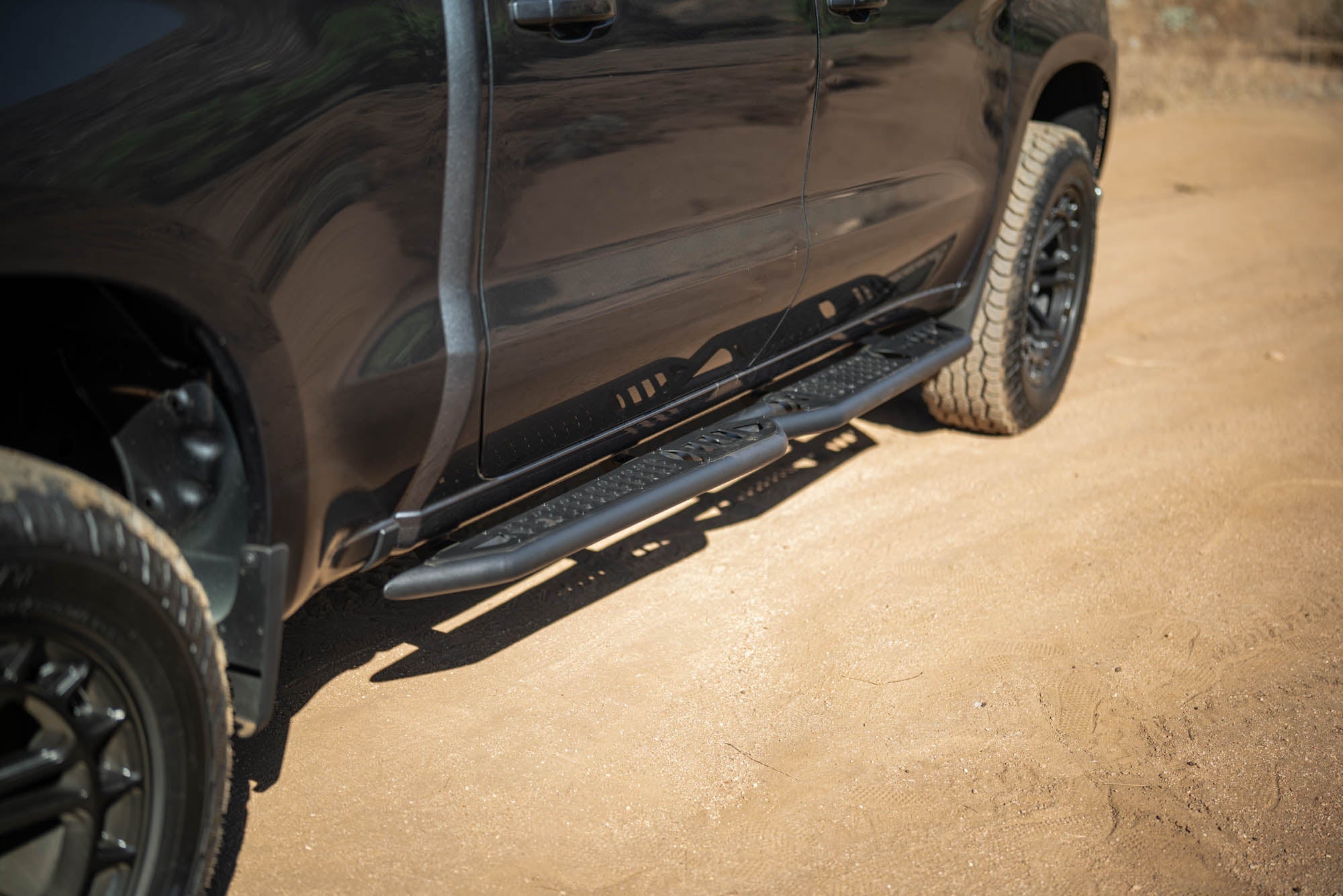 2019-2024-GMC-Sierra-1500-_-Chevrolet-Silverado-1500-Crew-Cab-OE-Plus-Side-Steps-Installed-2 - NVMOS