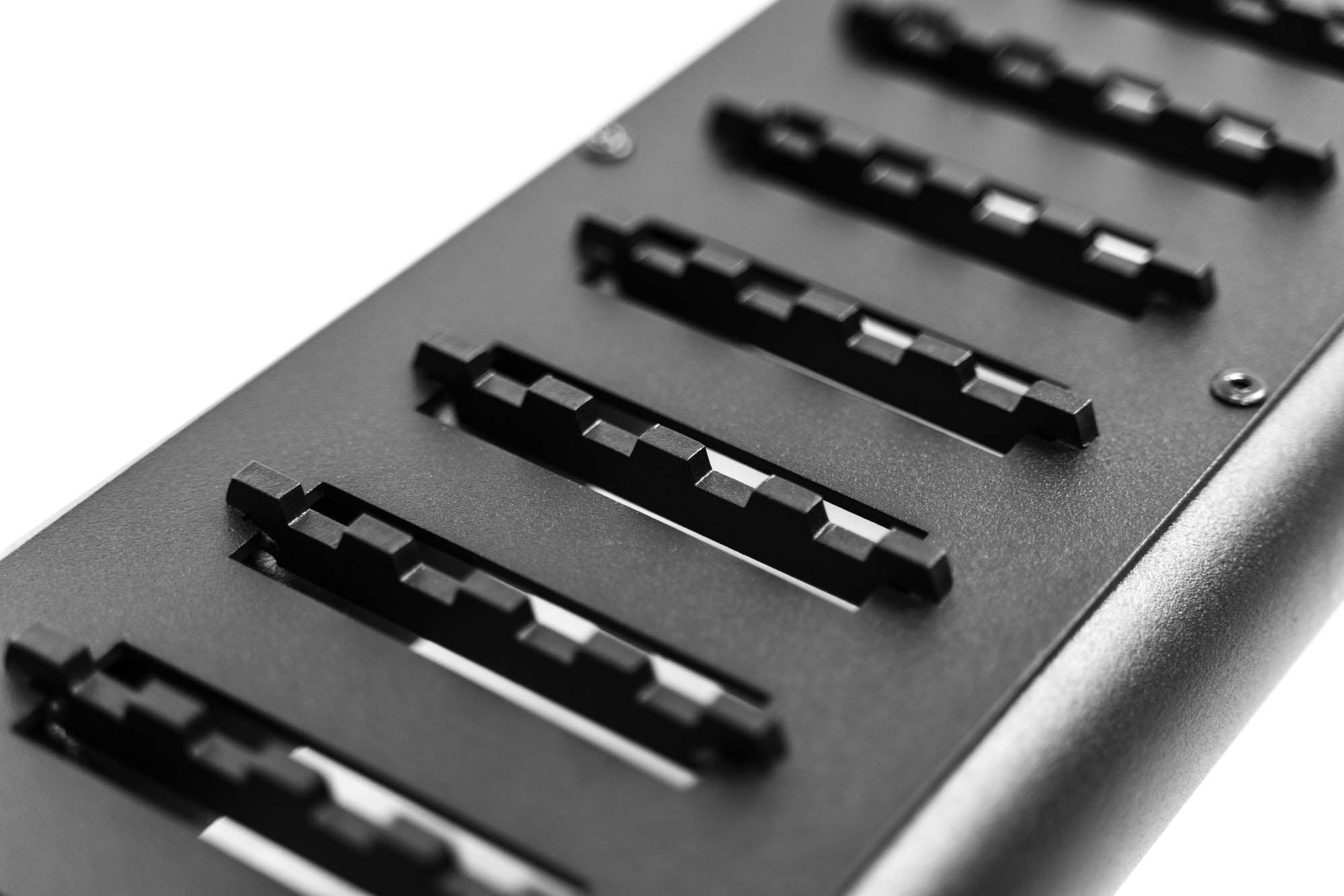 2019-2024-RAM-1500-Crew-Cab-OE-Plus-Side-Steps-4 - NVMOS