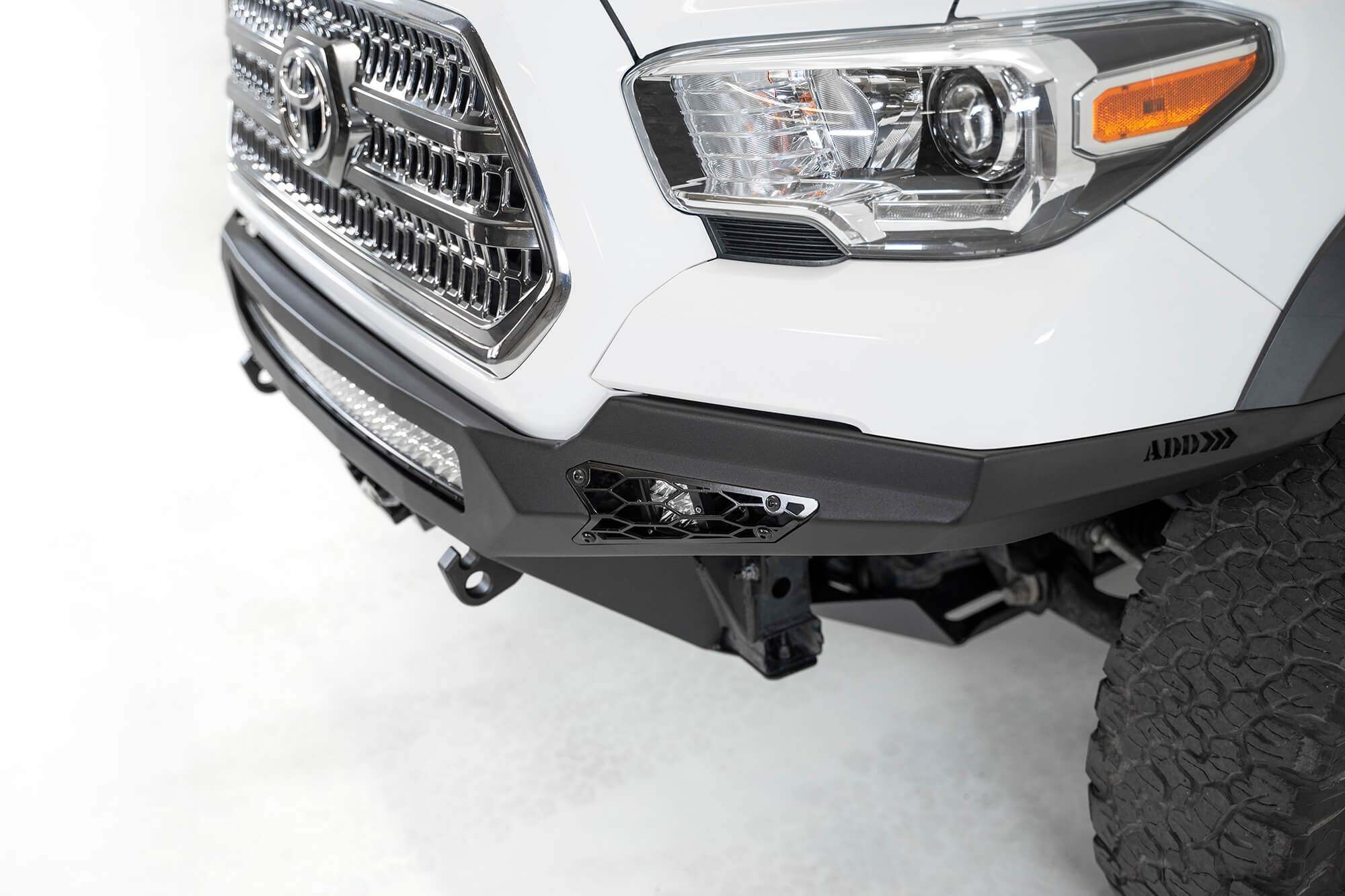 2019-Toyota-Tacoma-front-bumpers_a0abea05-5750-474c-be18-6f3da6dfb8c6 - NVMOS