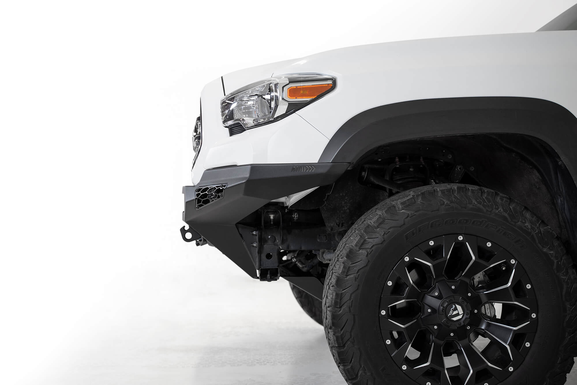 2019-Toyota-Tacoma-winch-front-bumper_a79036a5-bed3-495b-844b-999e9ca212a7 - NVMOS