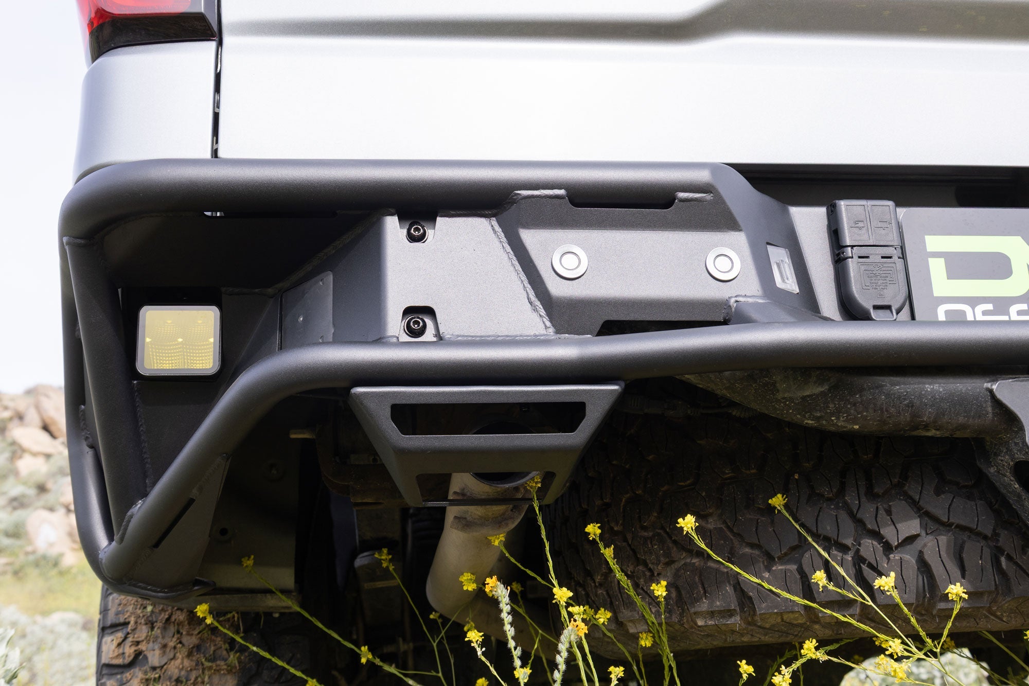 2019-up-Silverado-and-Sierra-1500-Tube-Rear-Bumper-Installed-5 - NVMOS