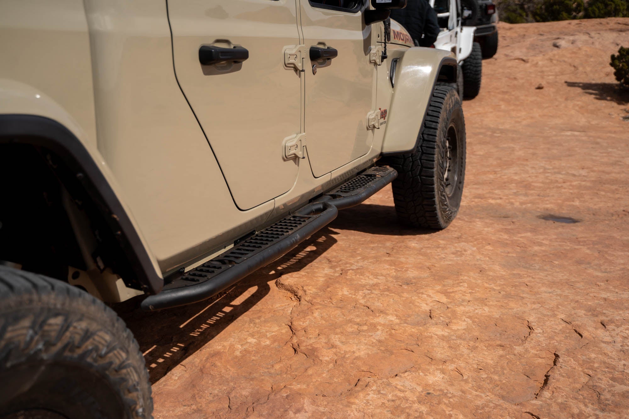 2020-2024-Jeep-Gladiator-JT-OE-Plus-Side-Steps-Off-Road-3 - NVMOS