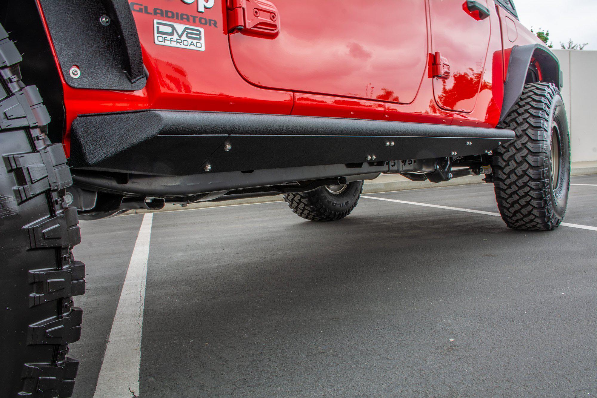 2020-21-jeep-gladiator-jt-rock-sliders-with-step-dv8-offroad-srgl-02-2 - NVMOS