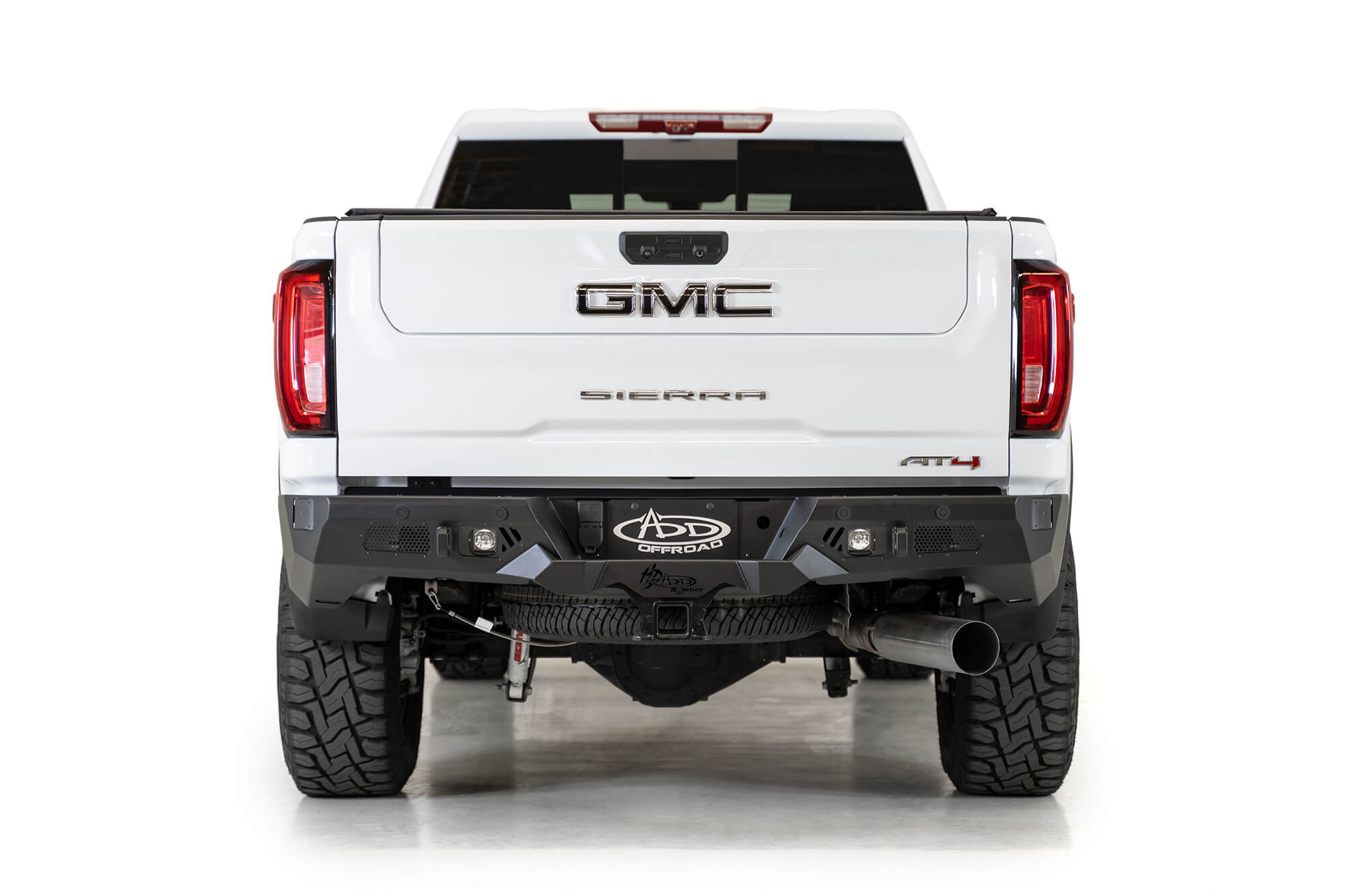 2020-GMC-Chevy-2500-rear-bumper_a0c313bd-78d3-4311-9a1d-0734abdbe837 - NVMOS