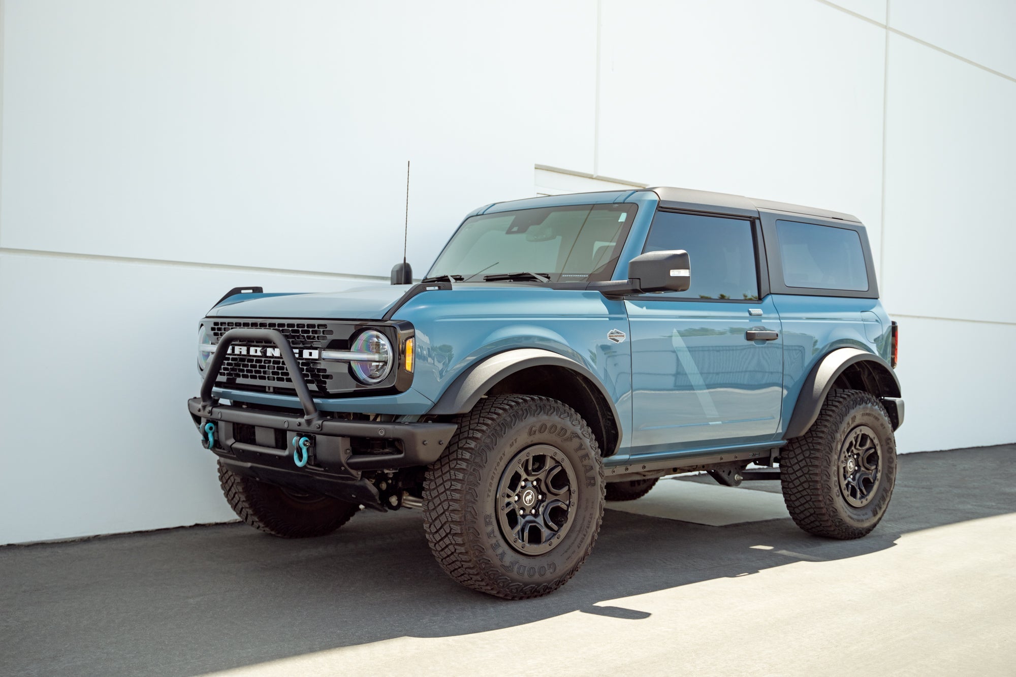2021-2023-Ford-Bronco-2-Door-Pinch-Weld-Covers_installed_7 - NVMOS