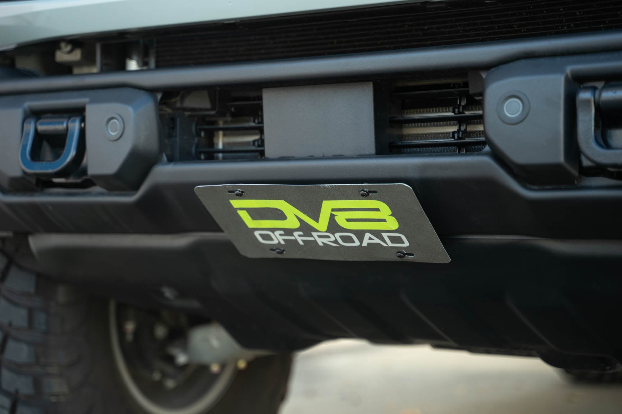 2021-2023-Ford-Bronco-Capable-Bumper-Slanted-Front-License-Plate-Mount_installed_1 - NVMOS