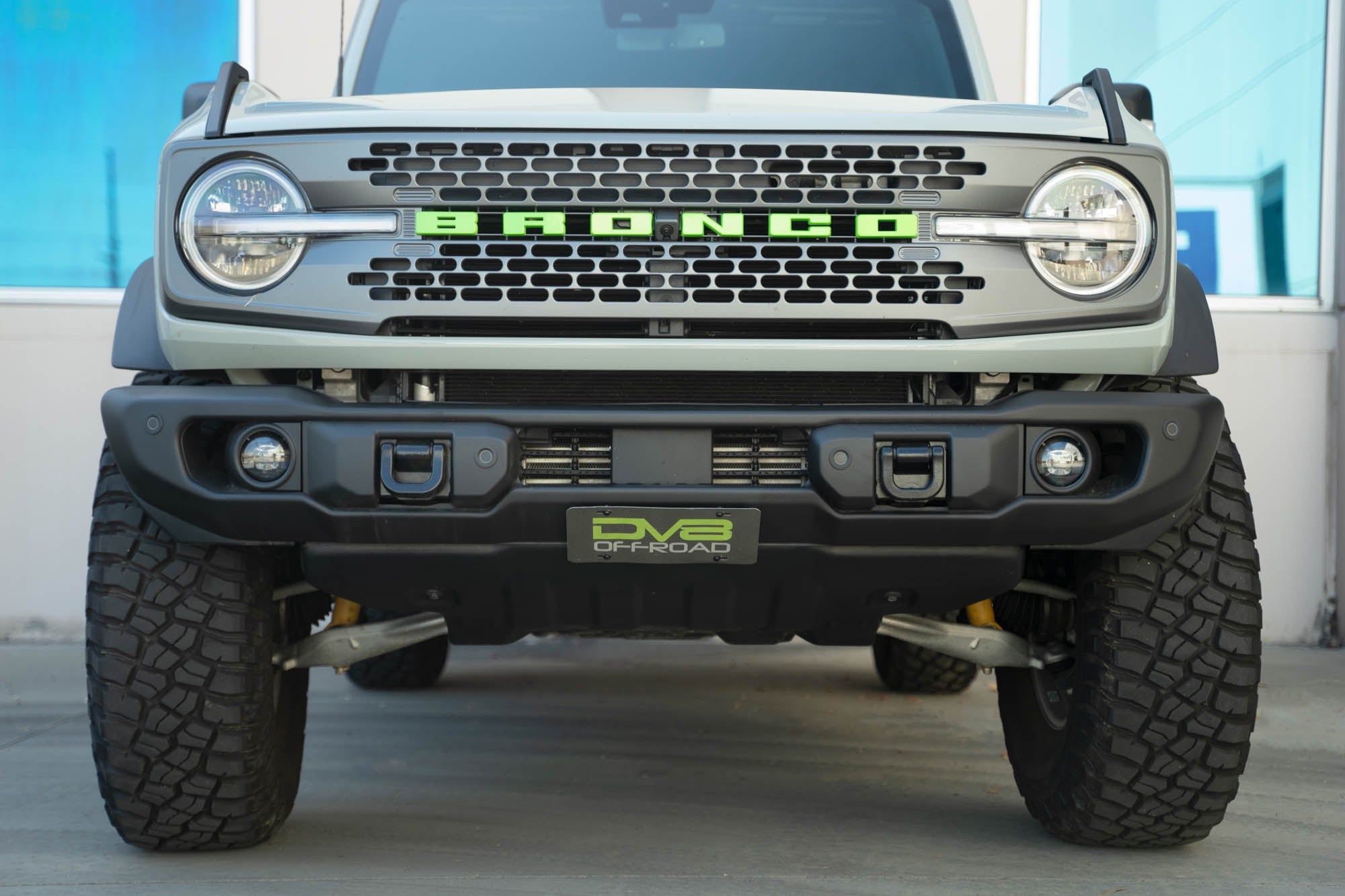 2021-2023-Ford-Bronco-Capable-Bumper-Slanted-Front-License-Plate-Mount_installed_12 - NVMOS