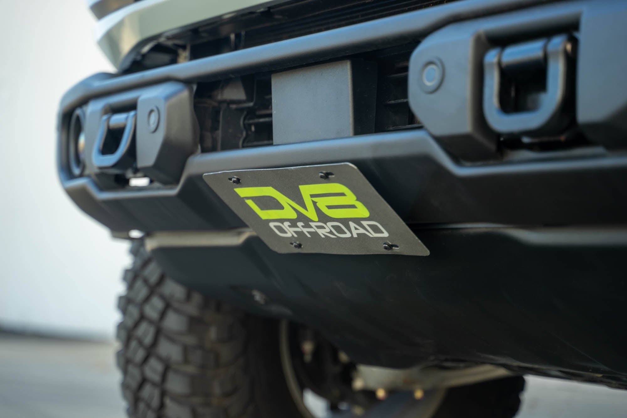 2021-2023-Ford-Bronco-Capable-Bumper-Slanted-Front-License-Plate-Mount_installed_9 - NVMOS
