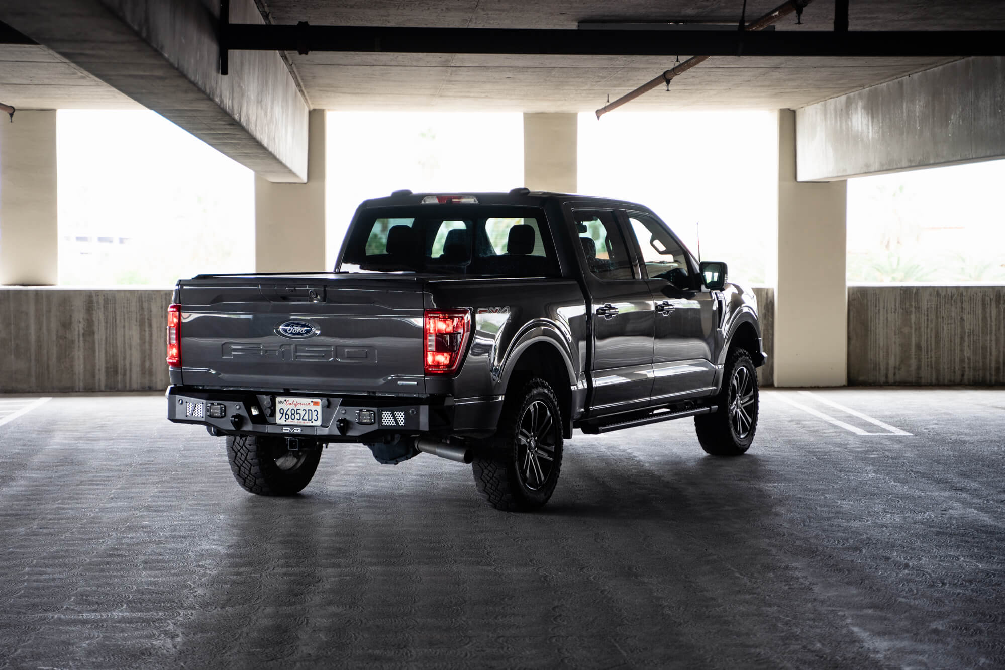 2021-2023-f150-made-to-offroad-rear-bumper-factory-license-installed - NVMOS