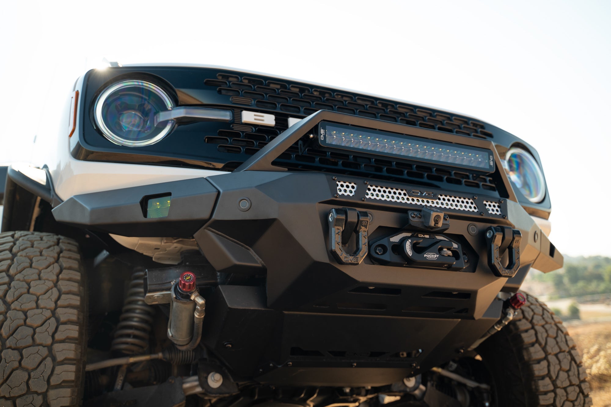 2021-2024-ford-bronco-made-to-overland-front-bumper-Installed-6_b1c73d5e-03c8-4b3a-9c6e-cfd27ef54f51 - NVMOS
