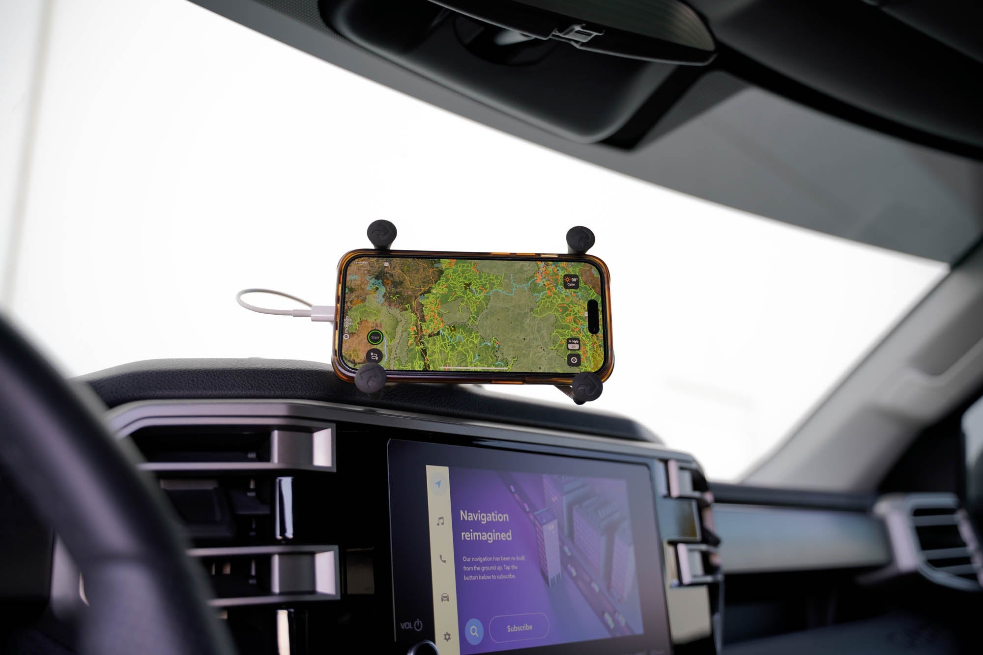 2022-2023-Toyota-Tundra-Digital-Device-Dash-Mount_Installed-05 - NVMOS