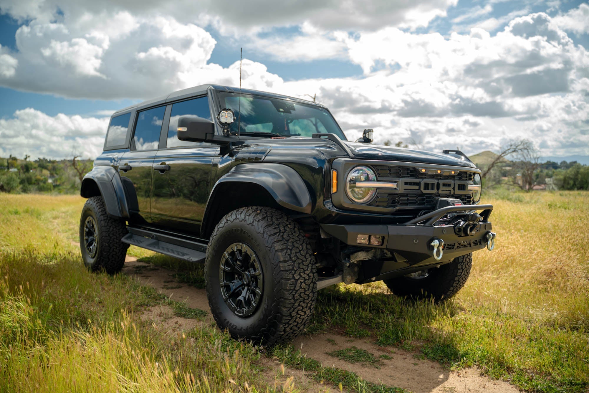 2022-2024-Bronco-Raptor-Spec-Series-Front-Bumper-Installed-01 - NVMOS