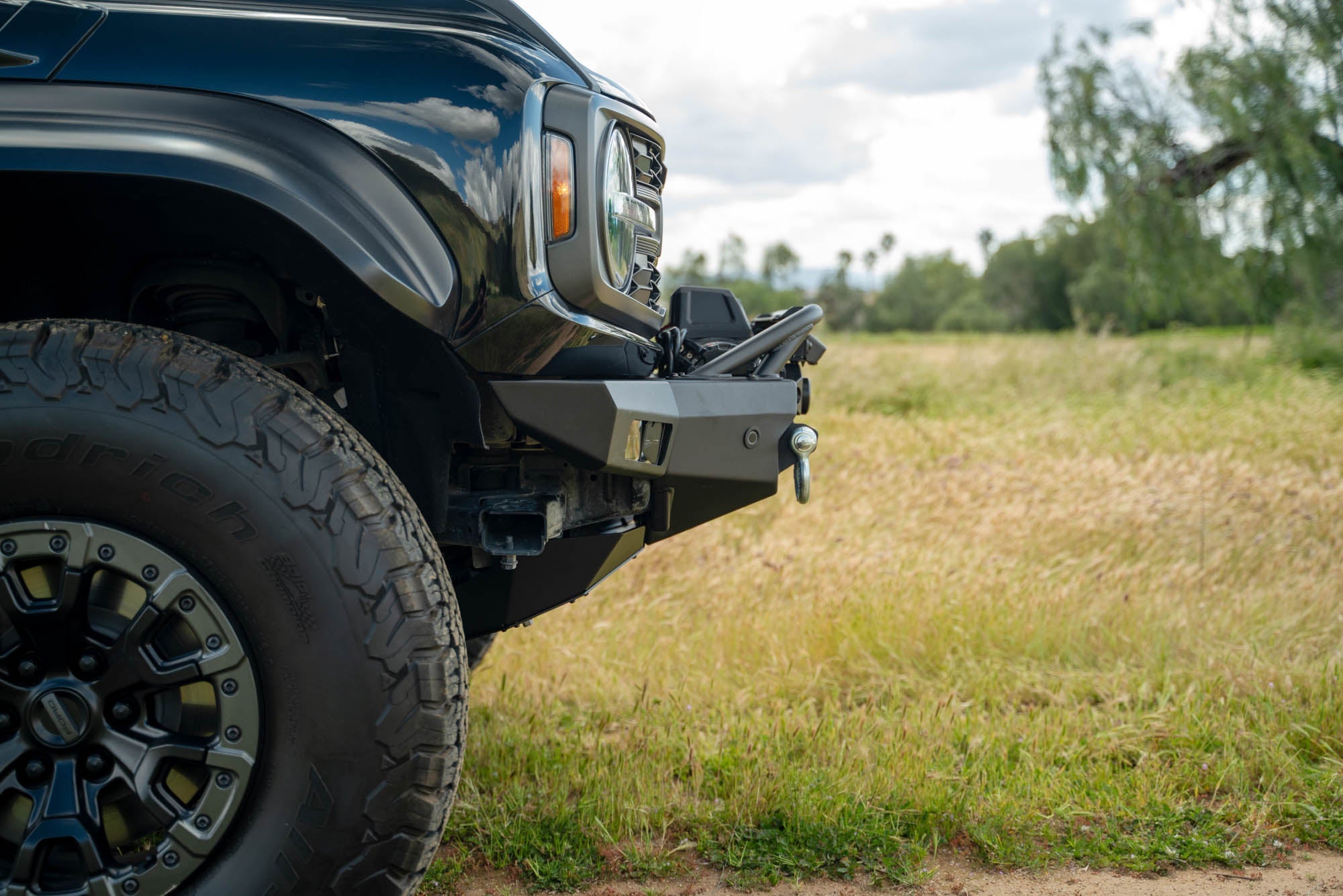 2022-2024-Bronco-Raptor-Spec-Series-Front-Bumper-Installed-04 - NVMOS