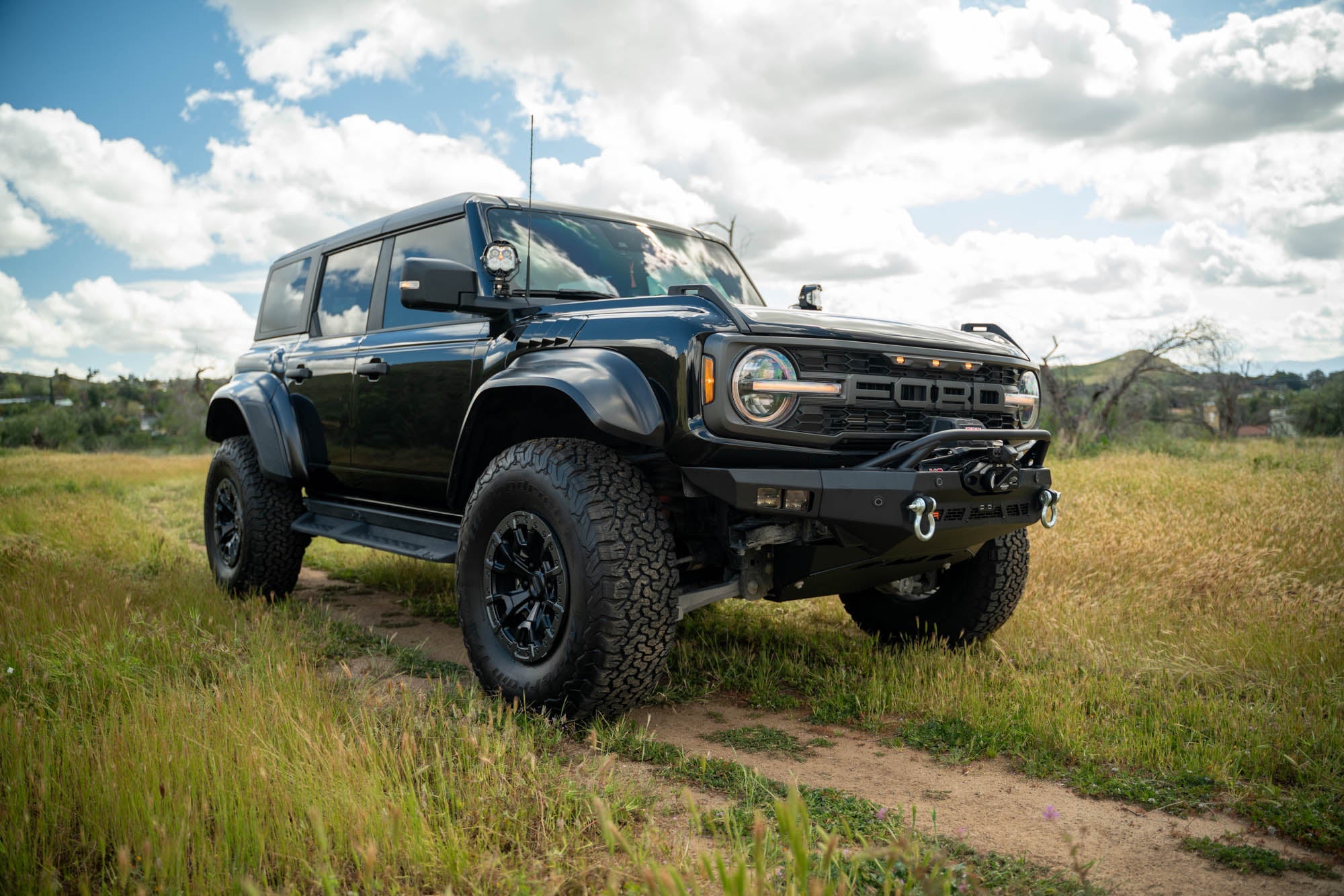 2022-2024-Bronco-Raptor-Spec-Series-Front-Bumper-Installed-07 - NVMOS