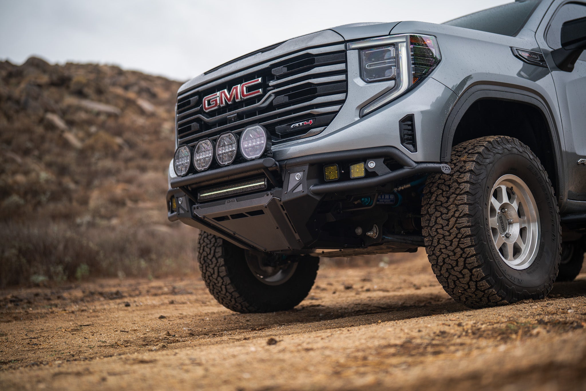 2022-up-GMC-Sierra-1500-Tube-Front-Bumper-installed-9 - NVMOS