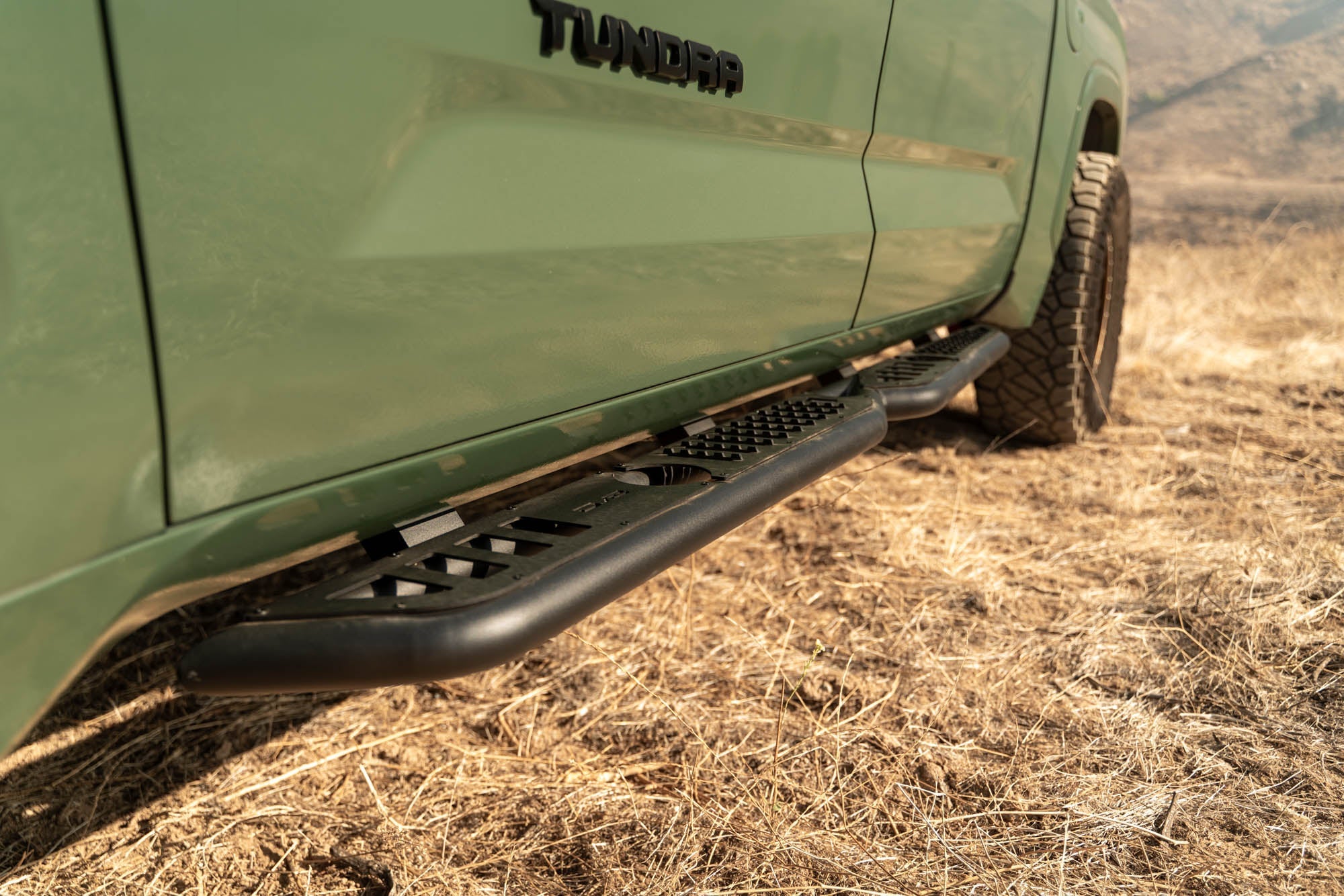 2022_Toyota-Tundra-Crew-Max-OE-Plus-Side-Steps-Installed-2 - NVMOS