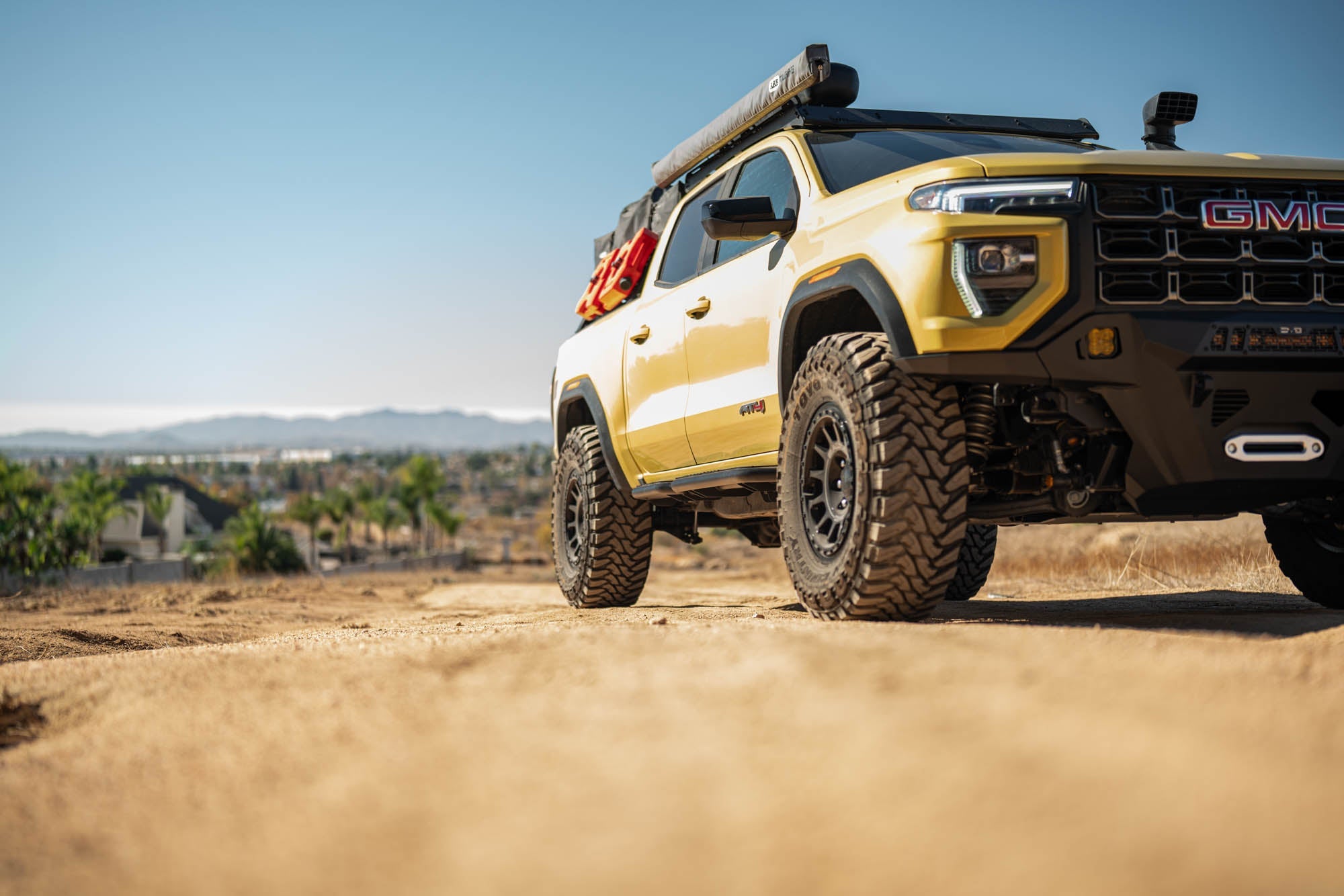 2023-2024-Chevy-Colorado-_-GMC-Canyon-OE-Plus-Side-Steps-Installed-7 - NVMOS