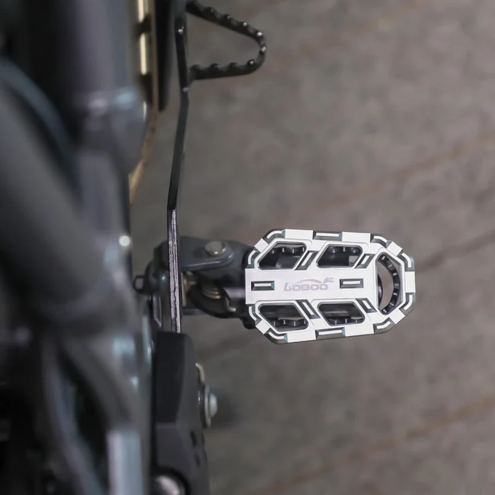 LOBOO Wide Foot Pegs for BMW GS Series – CNC Aluminum