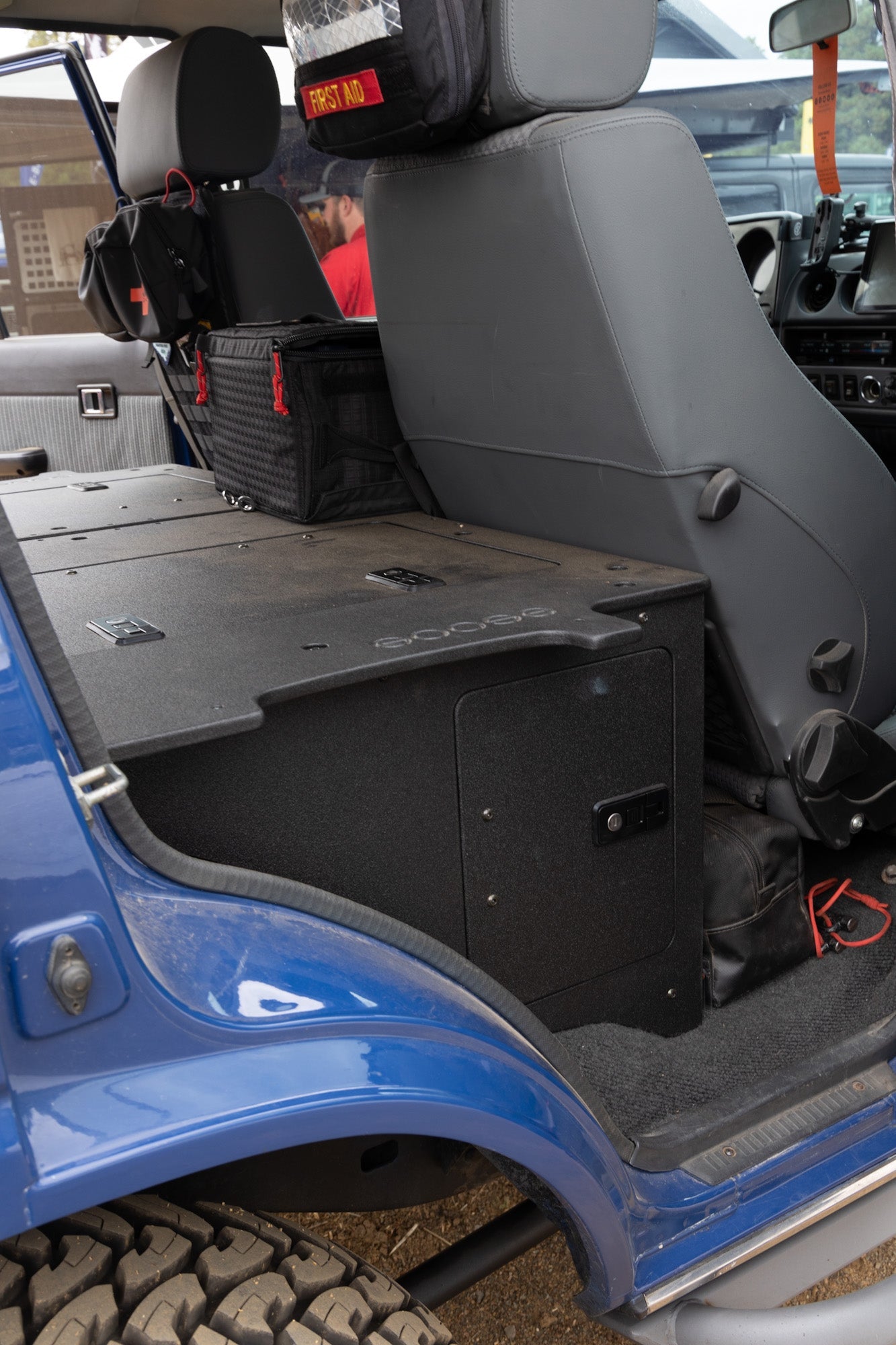 Toyota Land Cruiser 1980-1989 Serie 60 - Sistema de placa de eliminación de asientos de la segunda fila - Altura del módulo