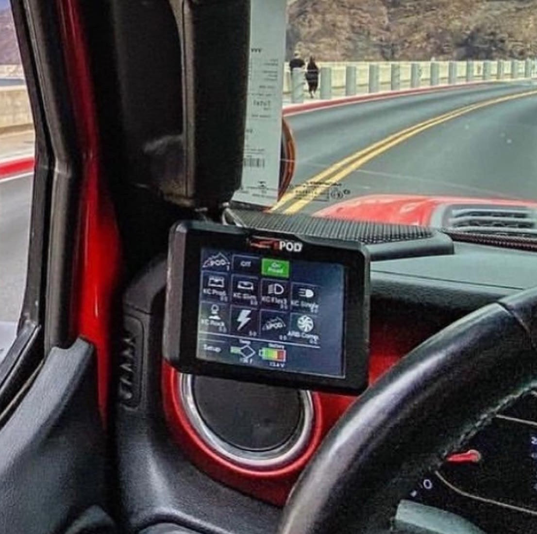 Solución de montaje de rótula para pilar A CMM Offroad 2024 Gladiator/JT (2024 - actualidad)