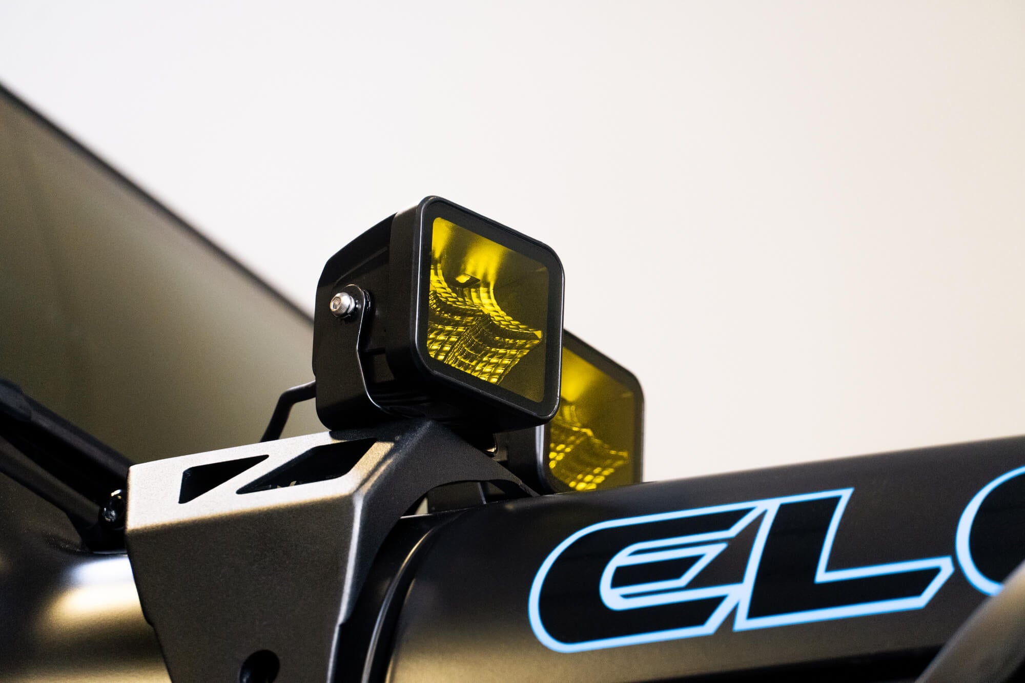 3-inch-LED-amber-pod-light-dv8-offroad - NVMOS