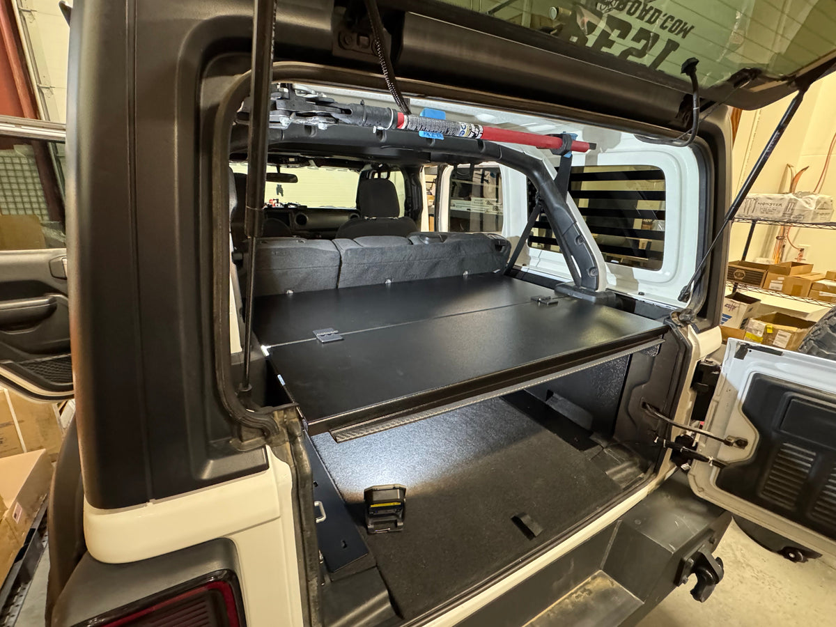 Diabolical Inc Ridgeback for Jeep Wrangler JLU, top closed