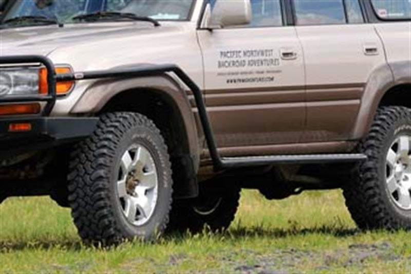 ARB Deluxe Side Rail and Step with Floor, fits Toyota Land Cruiser